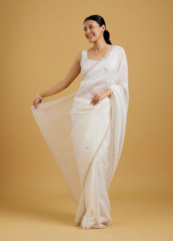 Mohey Women Graceful Cream Crepe Saree