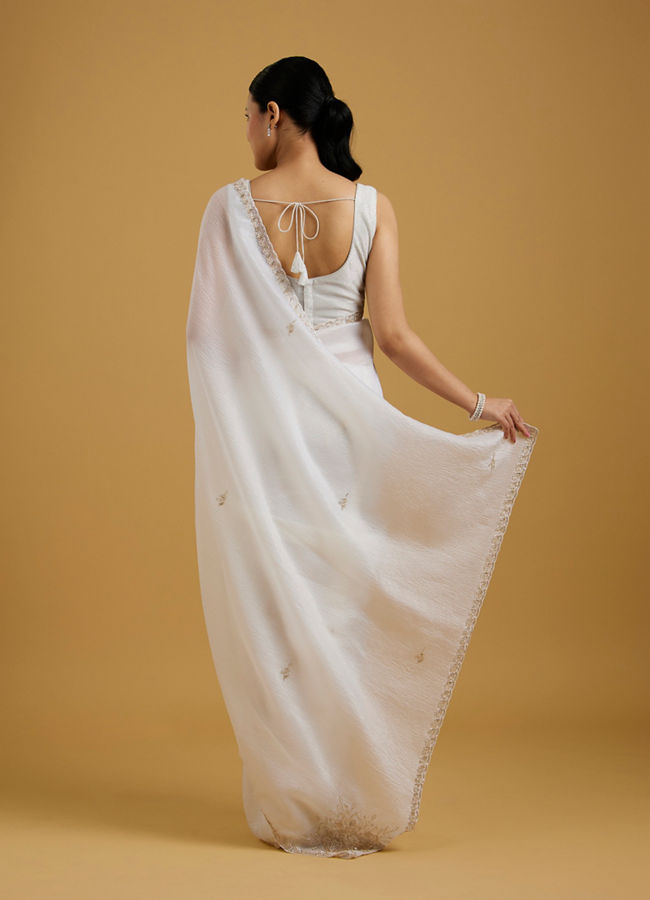 Mohey Women Graceful Cream Crepe Saree