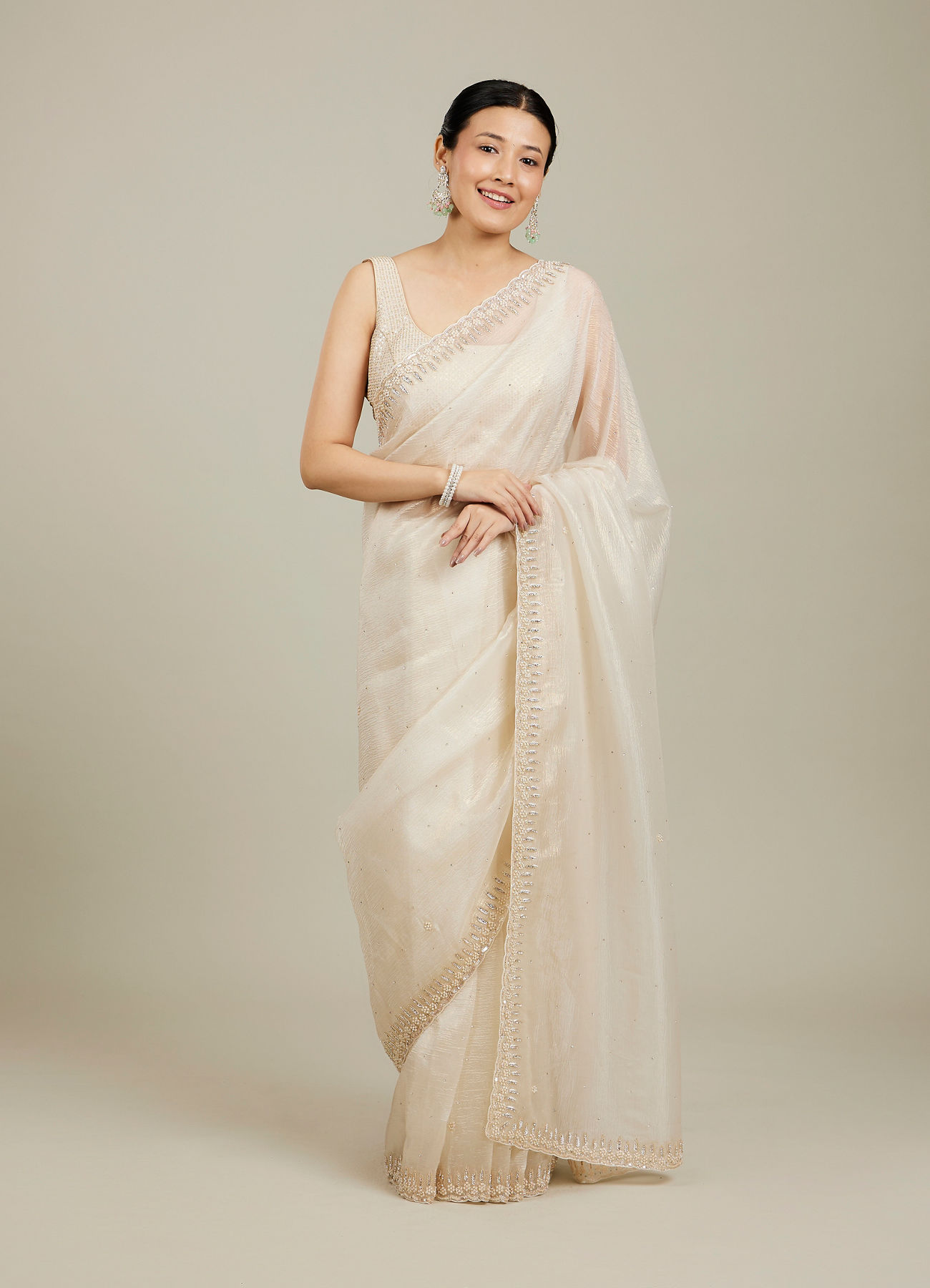 Mohey Women Creamy Elegance Chiffon Saree