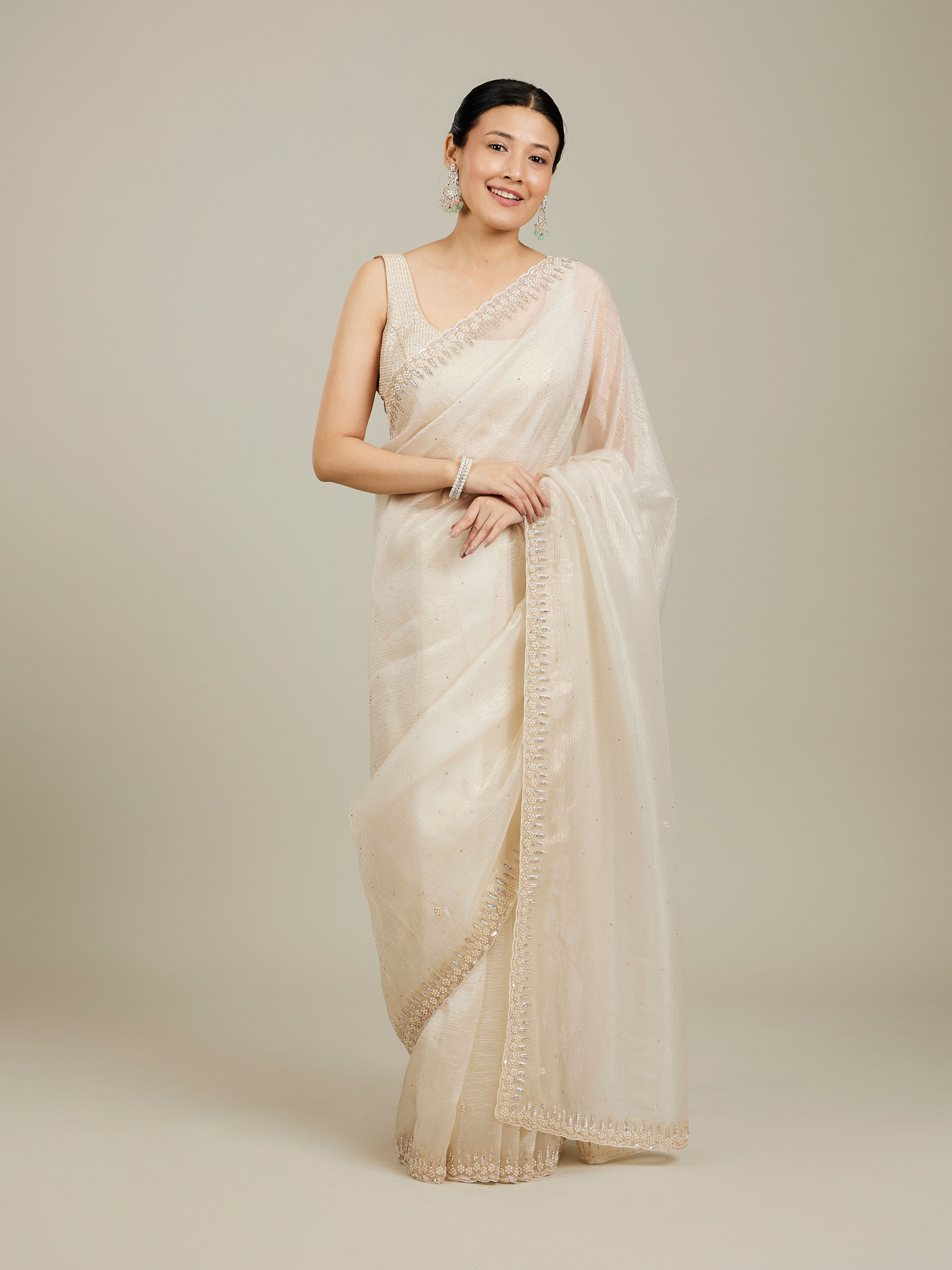 Mohey Women Creamy Elegance Chiffon Saree