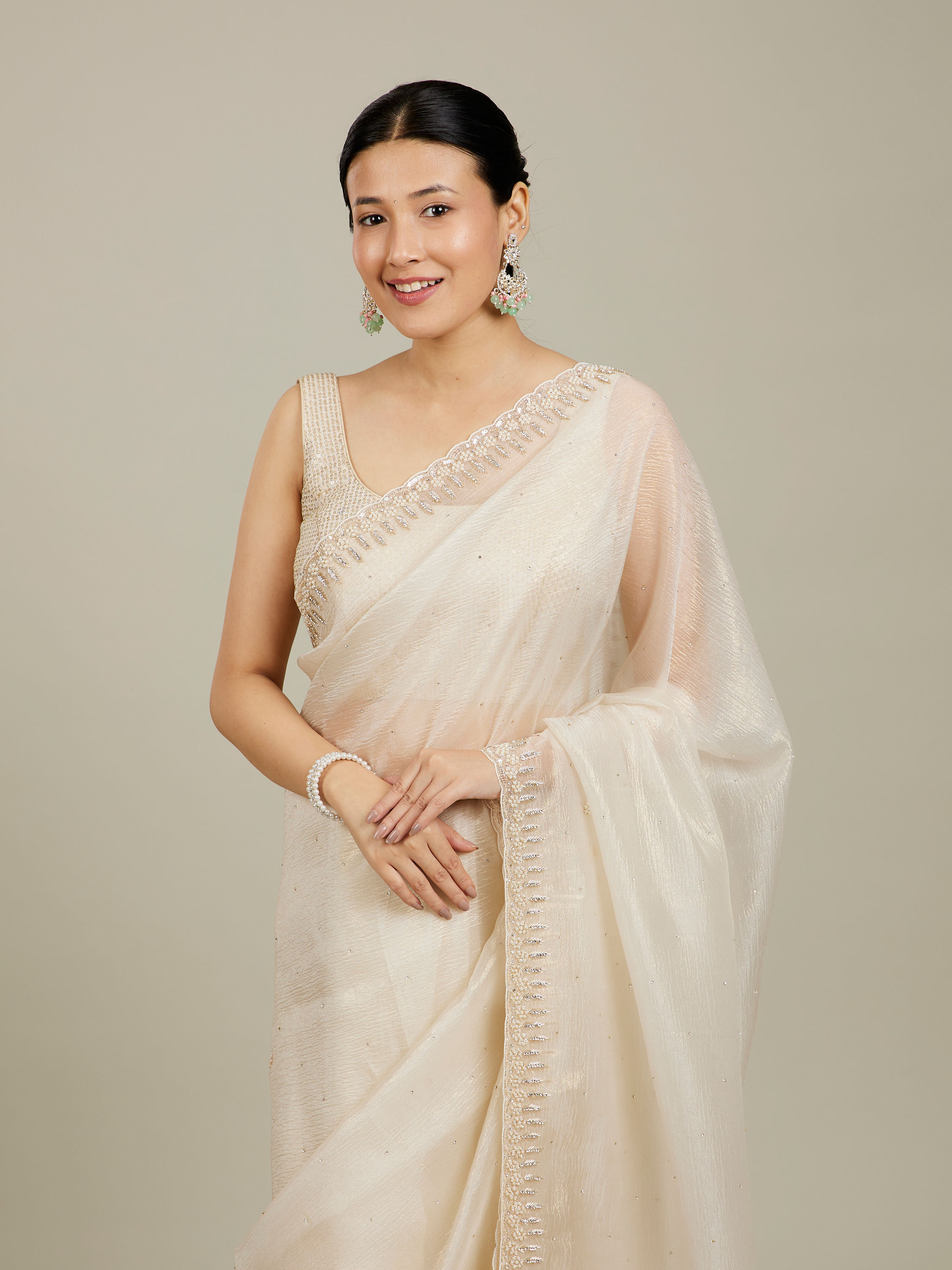 Mohey Women Creamy Elegance Chiffon Saree