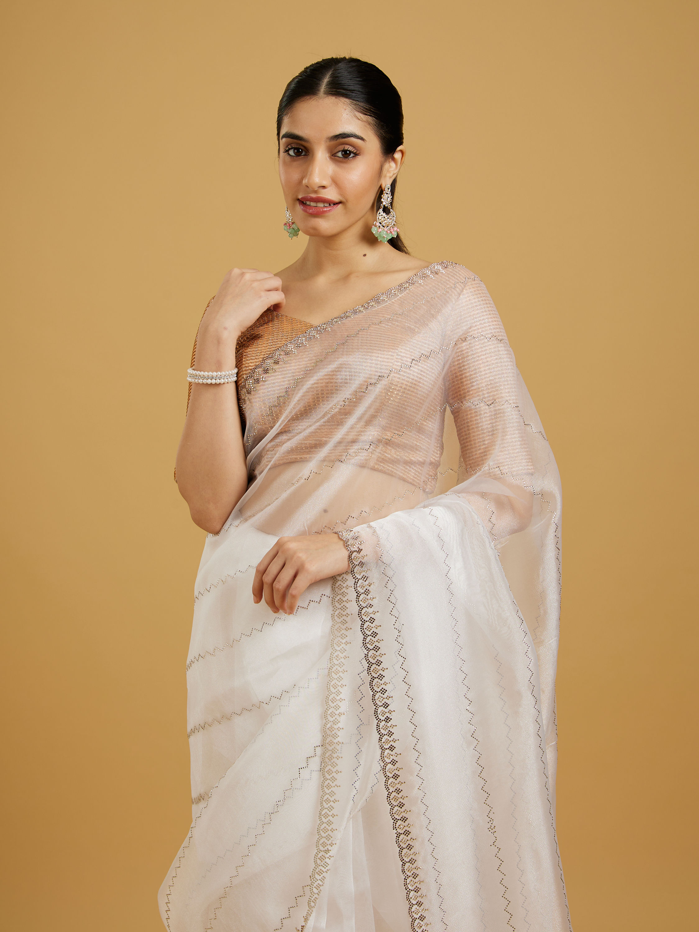 Mohey Women Ethereal White Elegance Saree