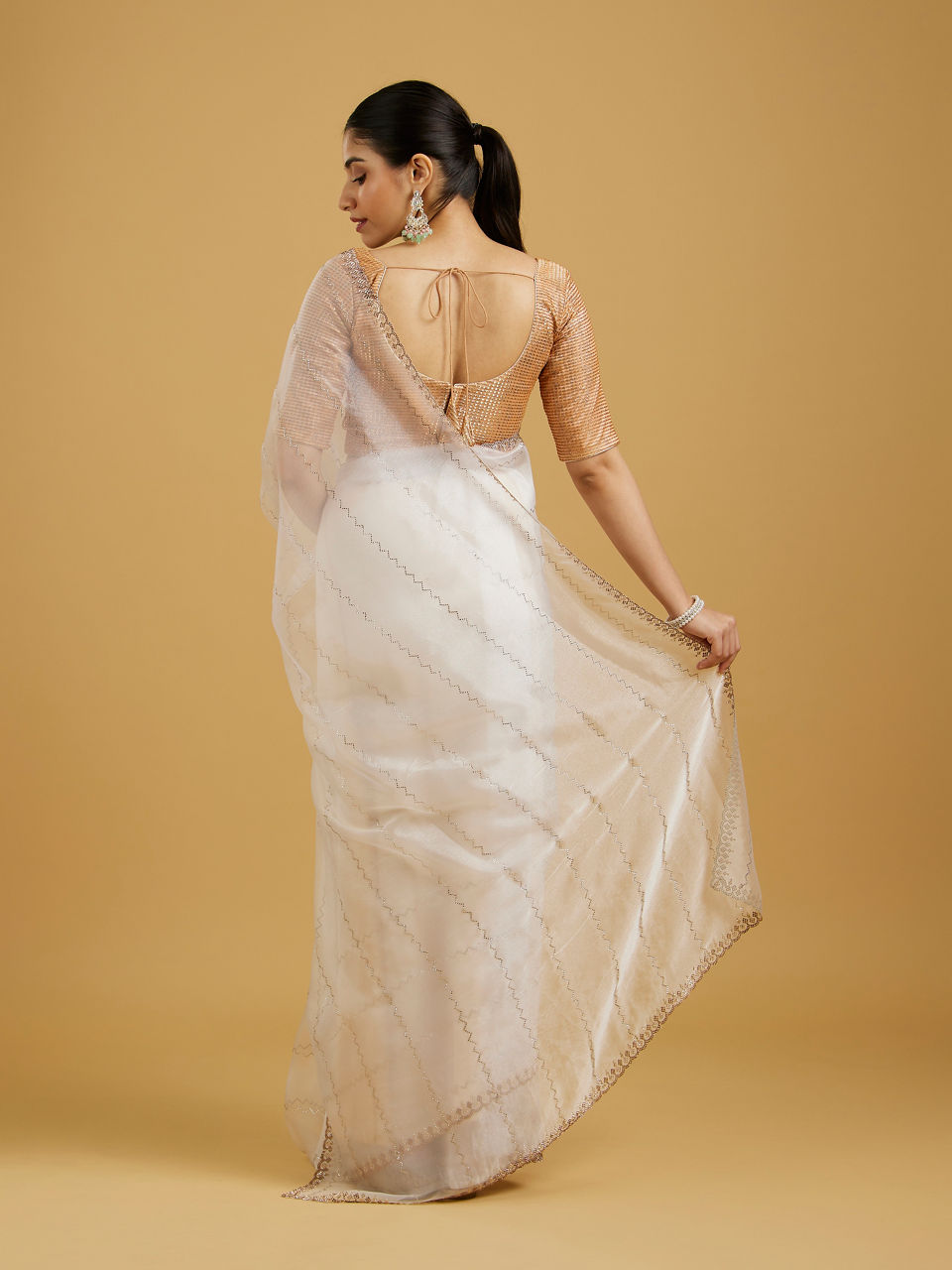 Mohey Women Ethereal White Elegance Saree