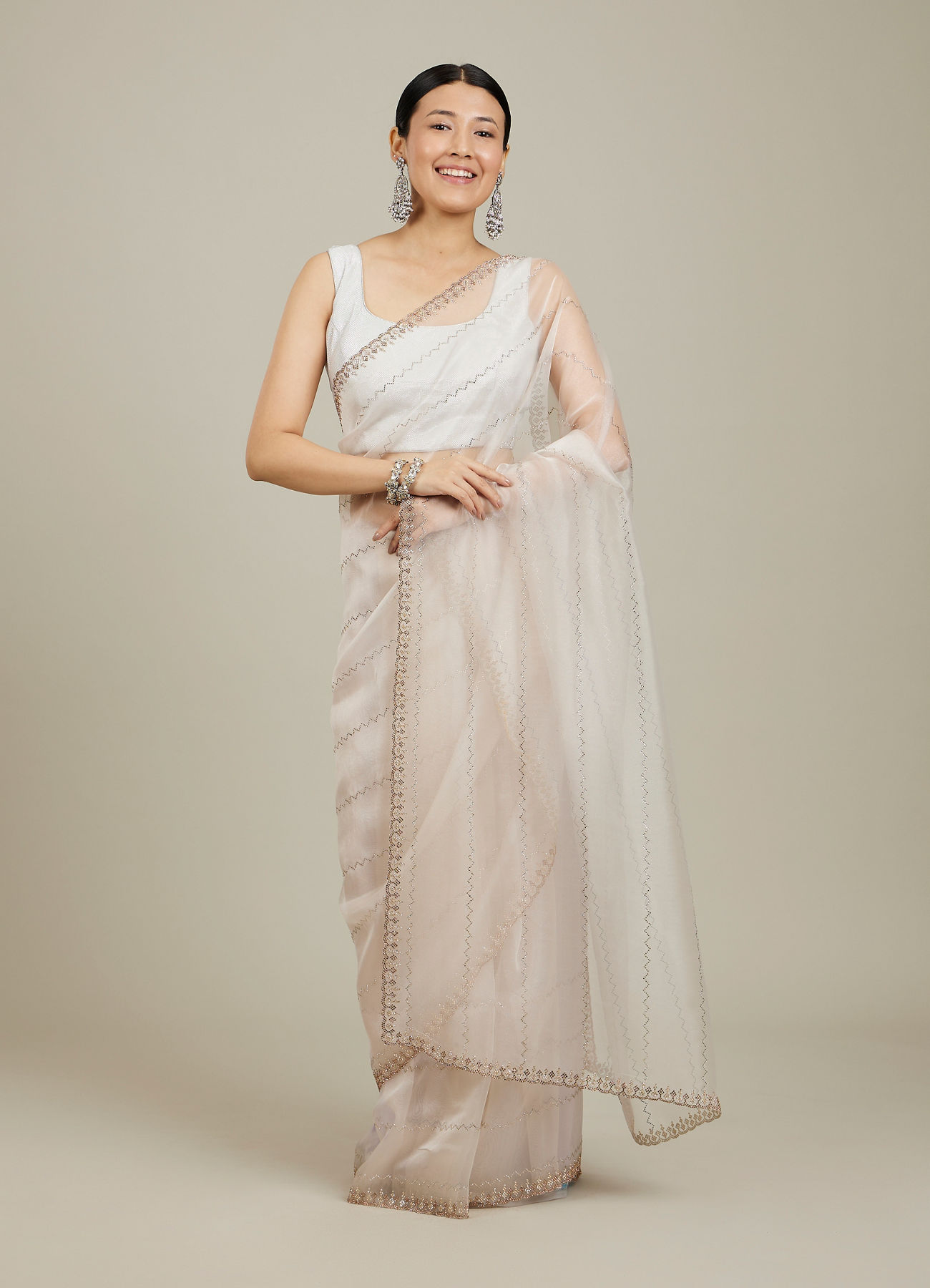 Mohey Women Opulent Cream Organza Saree