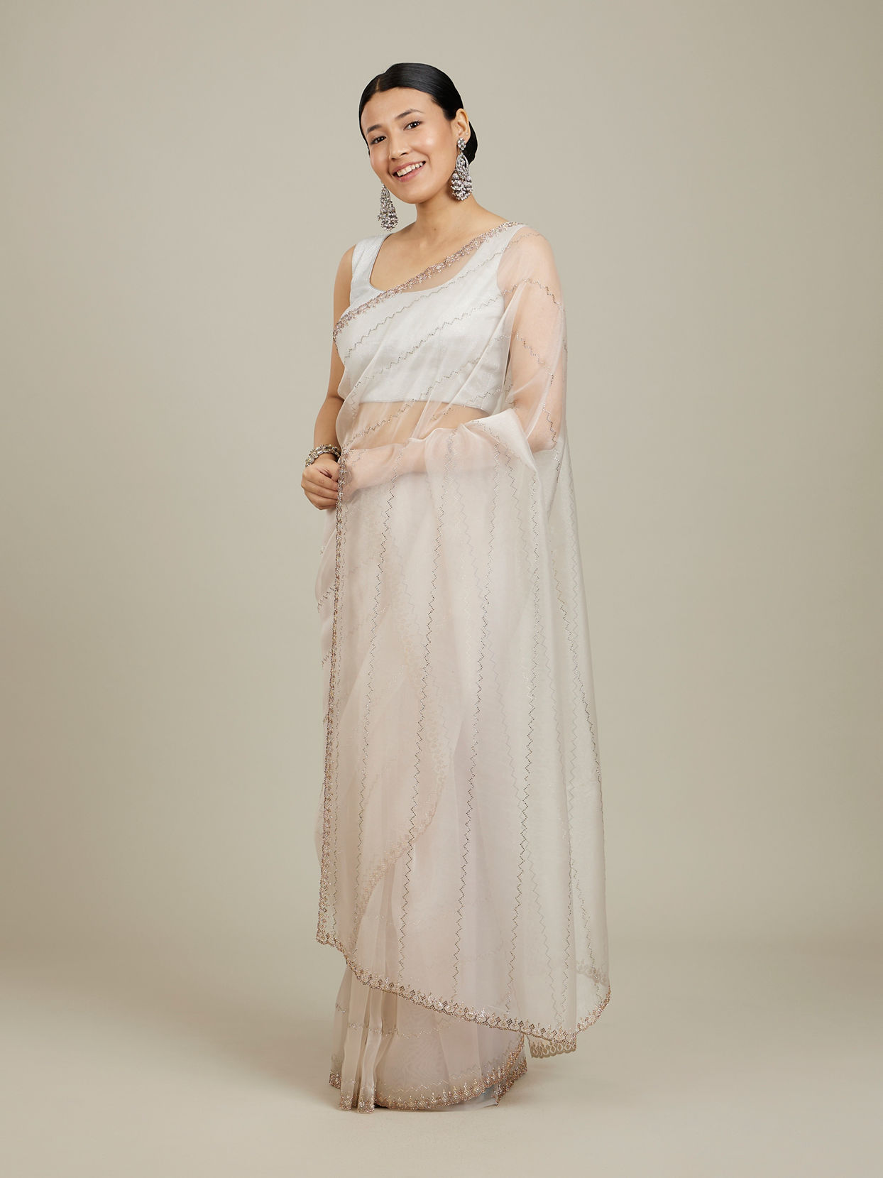 Mohey Women Opulent Cream Organza Saree