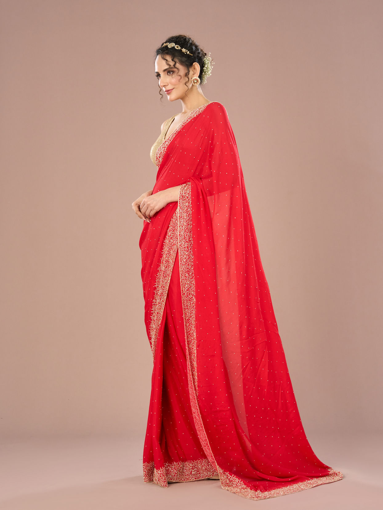 Mohey Women Radiant Red Chinon Saree