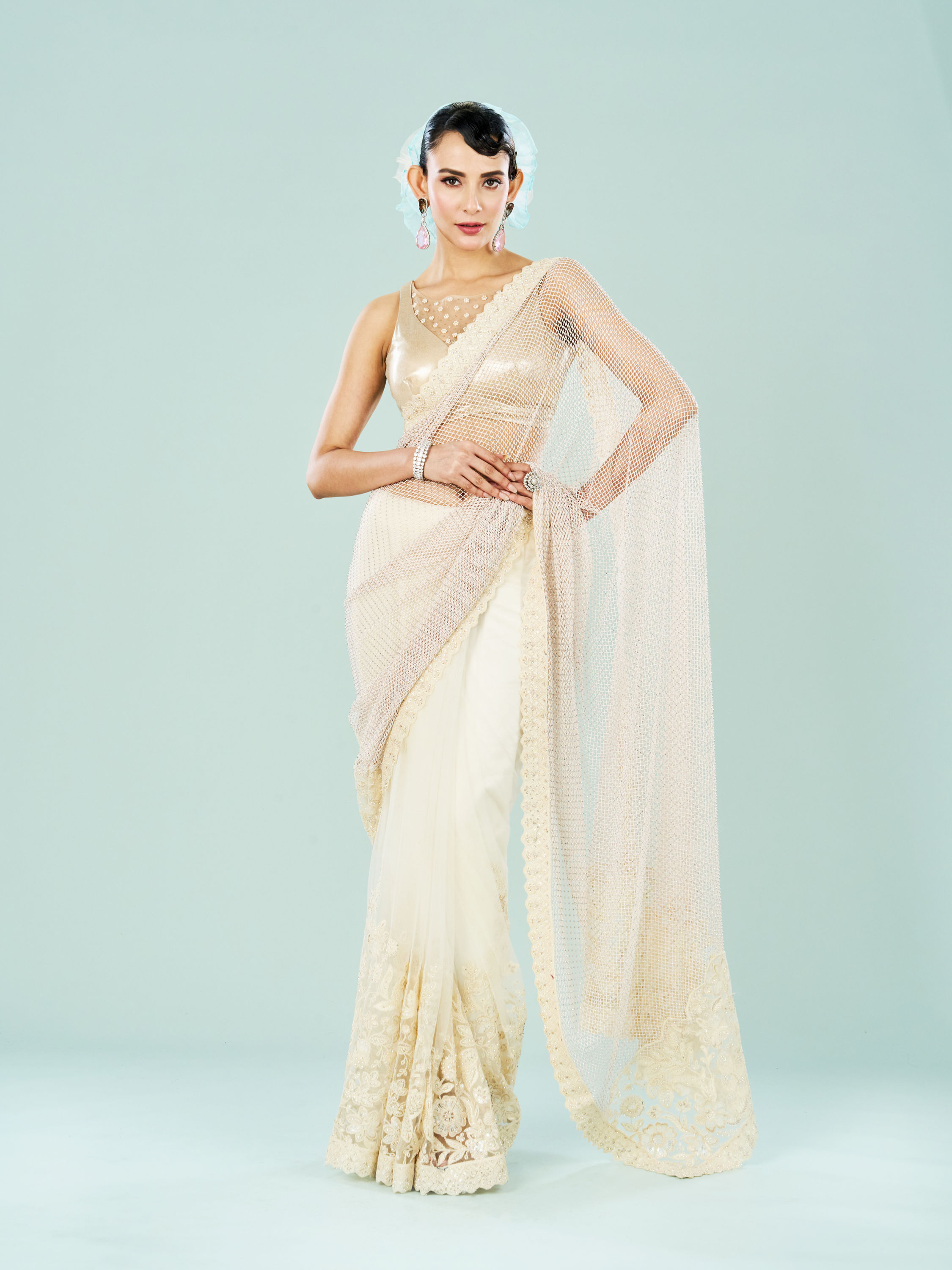 Mohey Women Stylish Cream Knit Saree