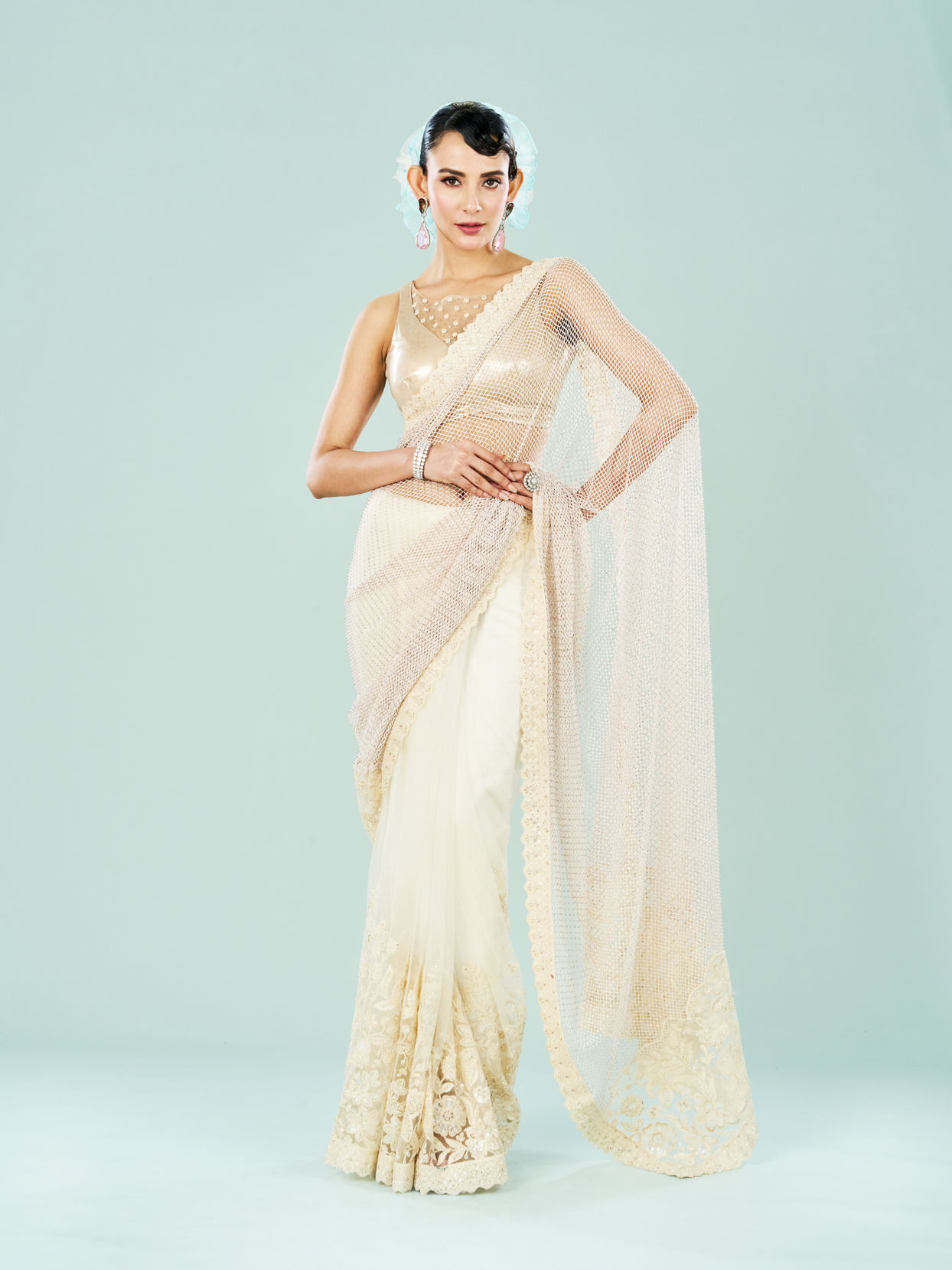 Mohey Women Stylish Cream Knit Saree