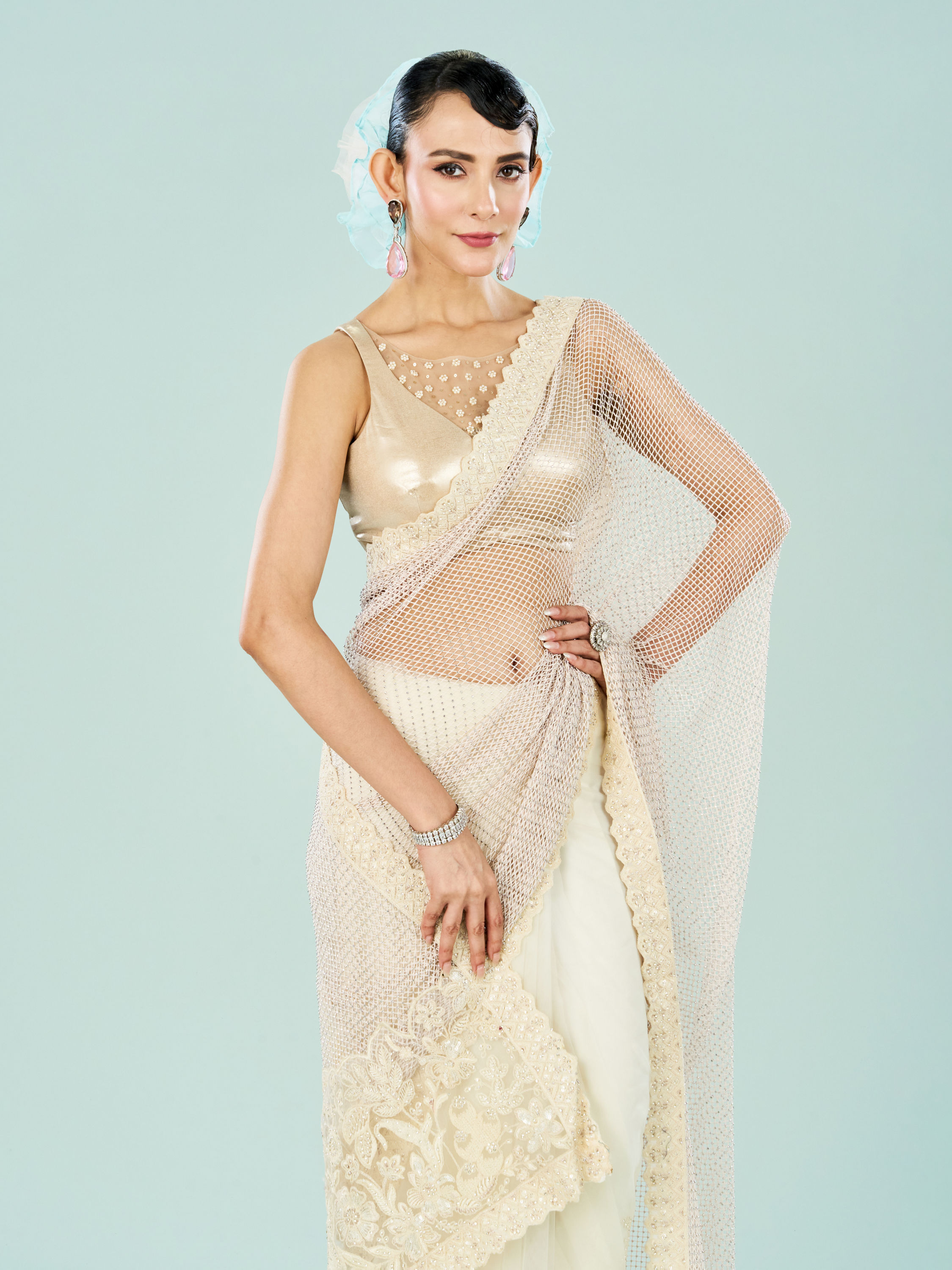 Mohey Women Stylish Cream Knit Saree