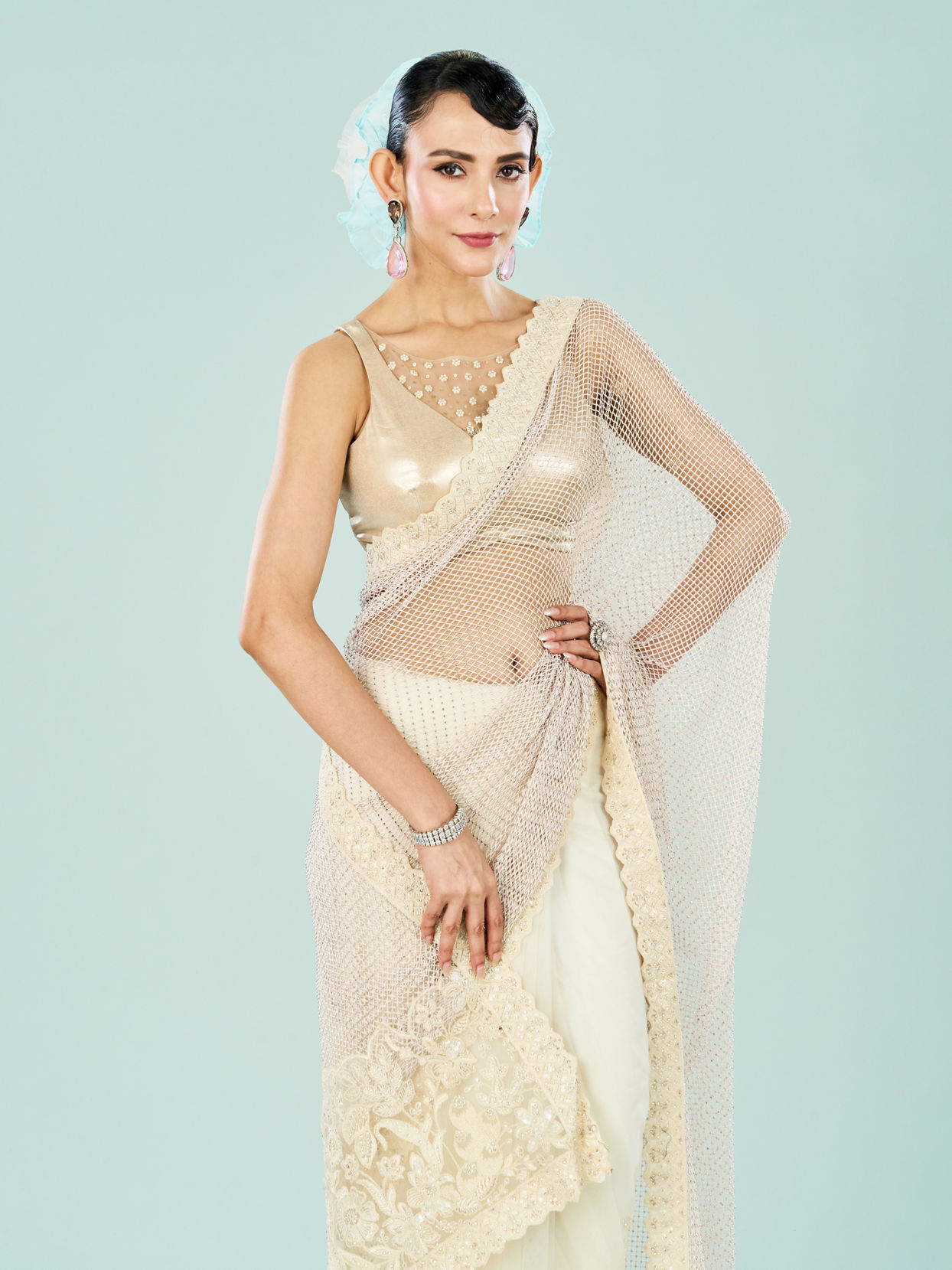 Mohey Women Stylish Cream Knit Saree