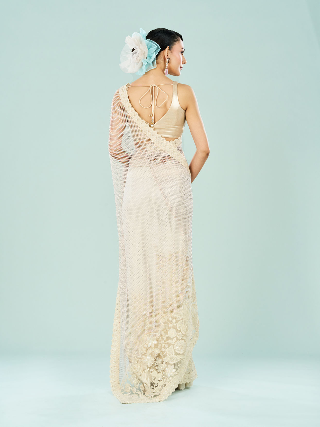 Mohey Women Stylish Cream Knit Saree