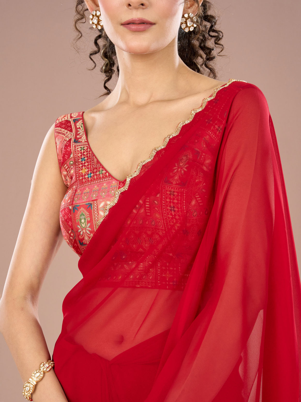 Mohey Women Georgette Enchantress Red Saree