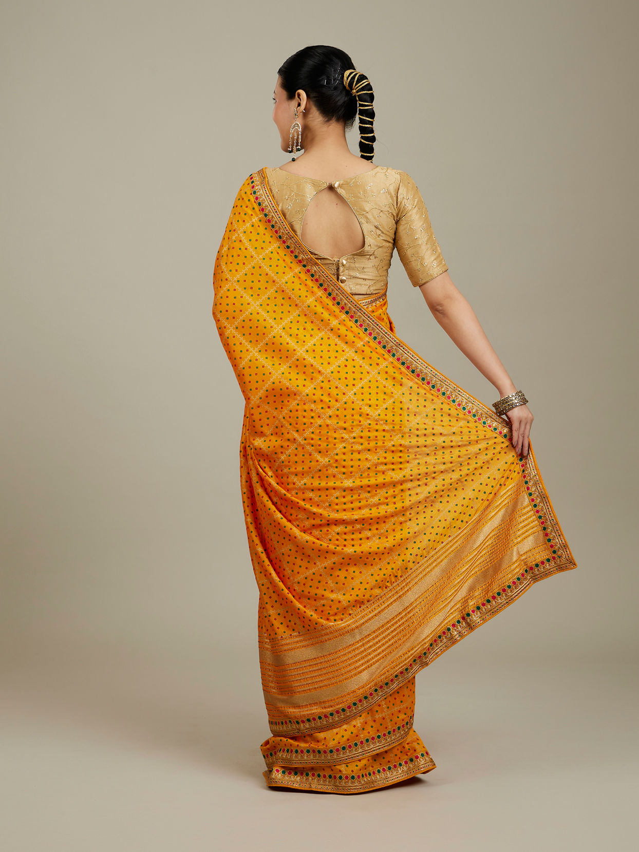 Mohey Women Mustard Yellow Linear Patterned Bandhani Saree with Rhinestone Work