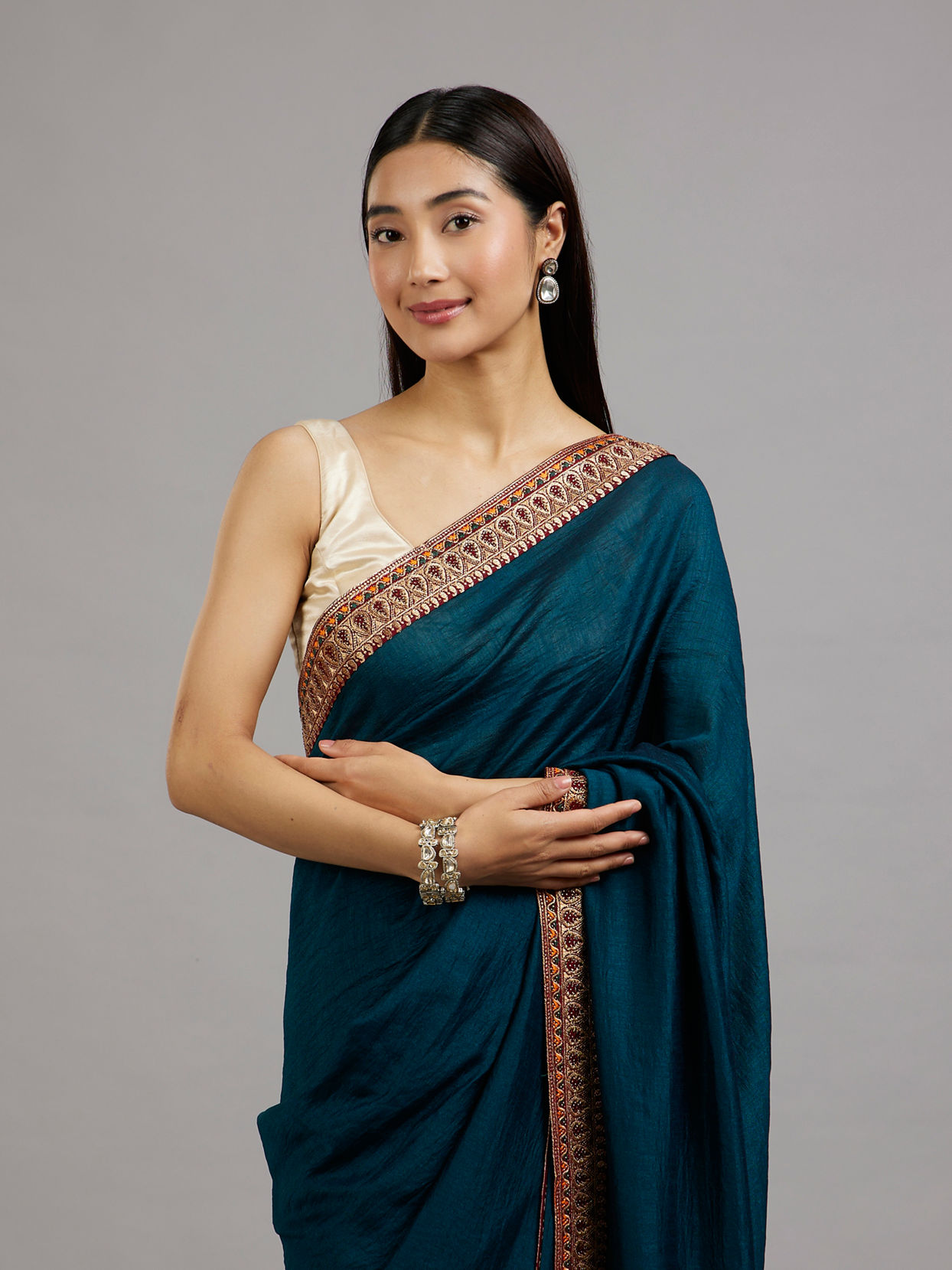 Mohey Women Exquisite Turquoise Blue Saree