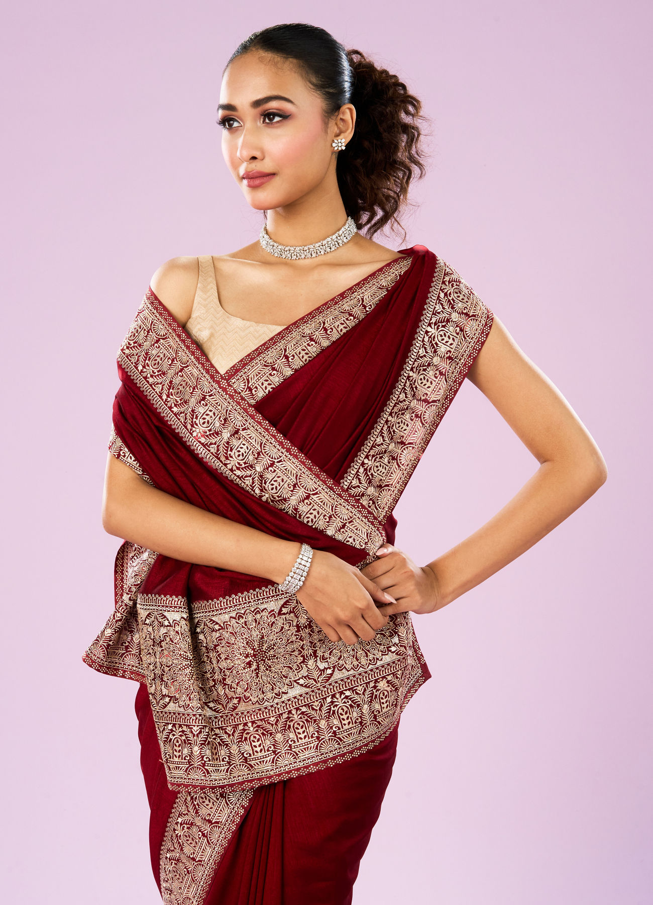 Mohey Women Exquisite Wine Hued Saree
