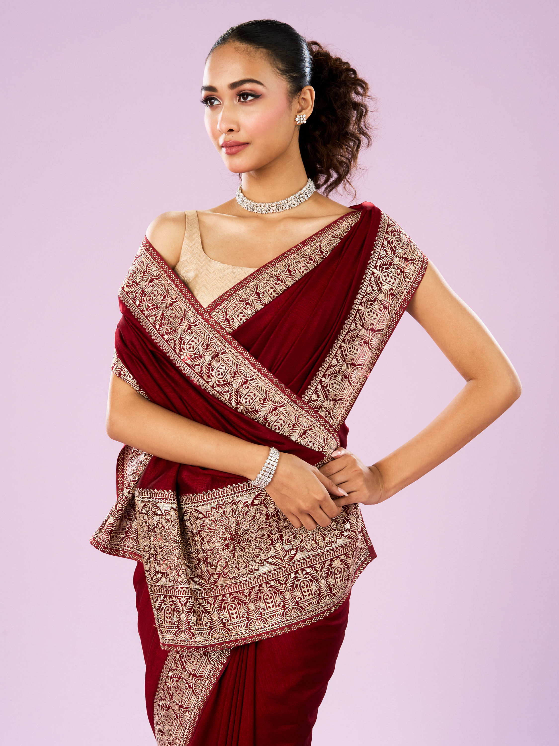 Mohey Women Exquisite Wine Hued Saree