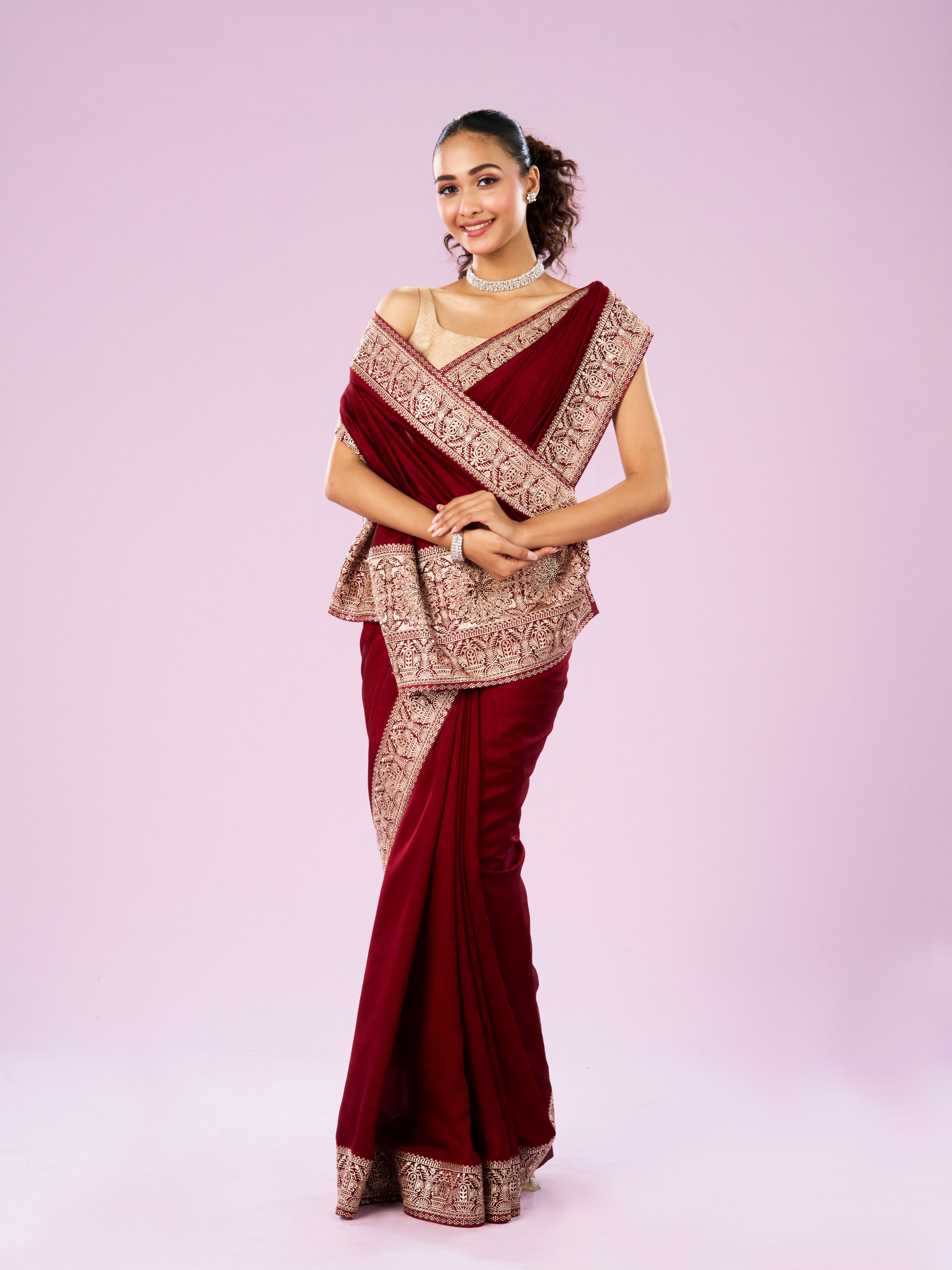 Mohey Women Exquisite Wine Hued Saree