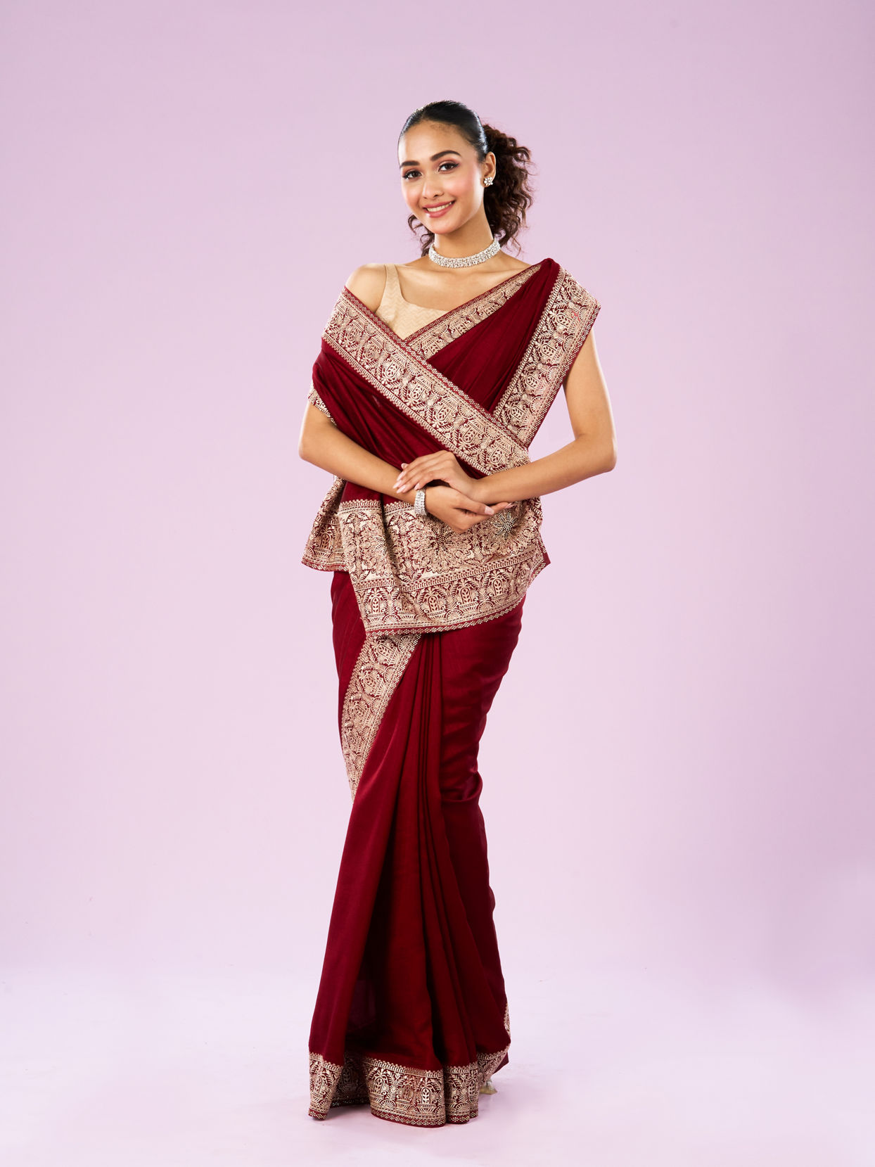 Mohey Women Exquisite Wine Hued Saree