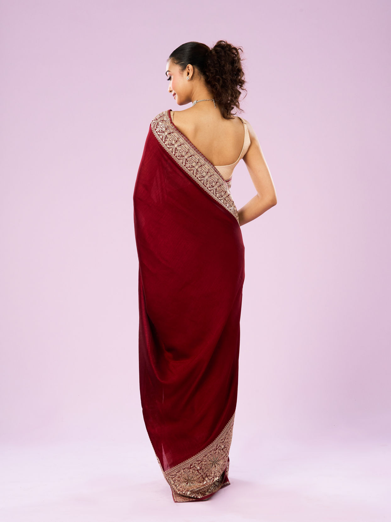 Mohey Women Exquisite Wine Hued Saree