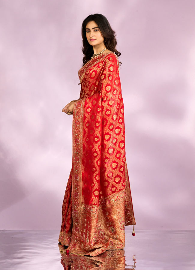 Mohey Women Flaming Red Elegance Saree