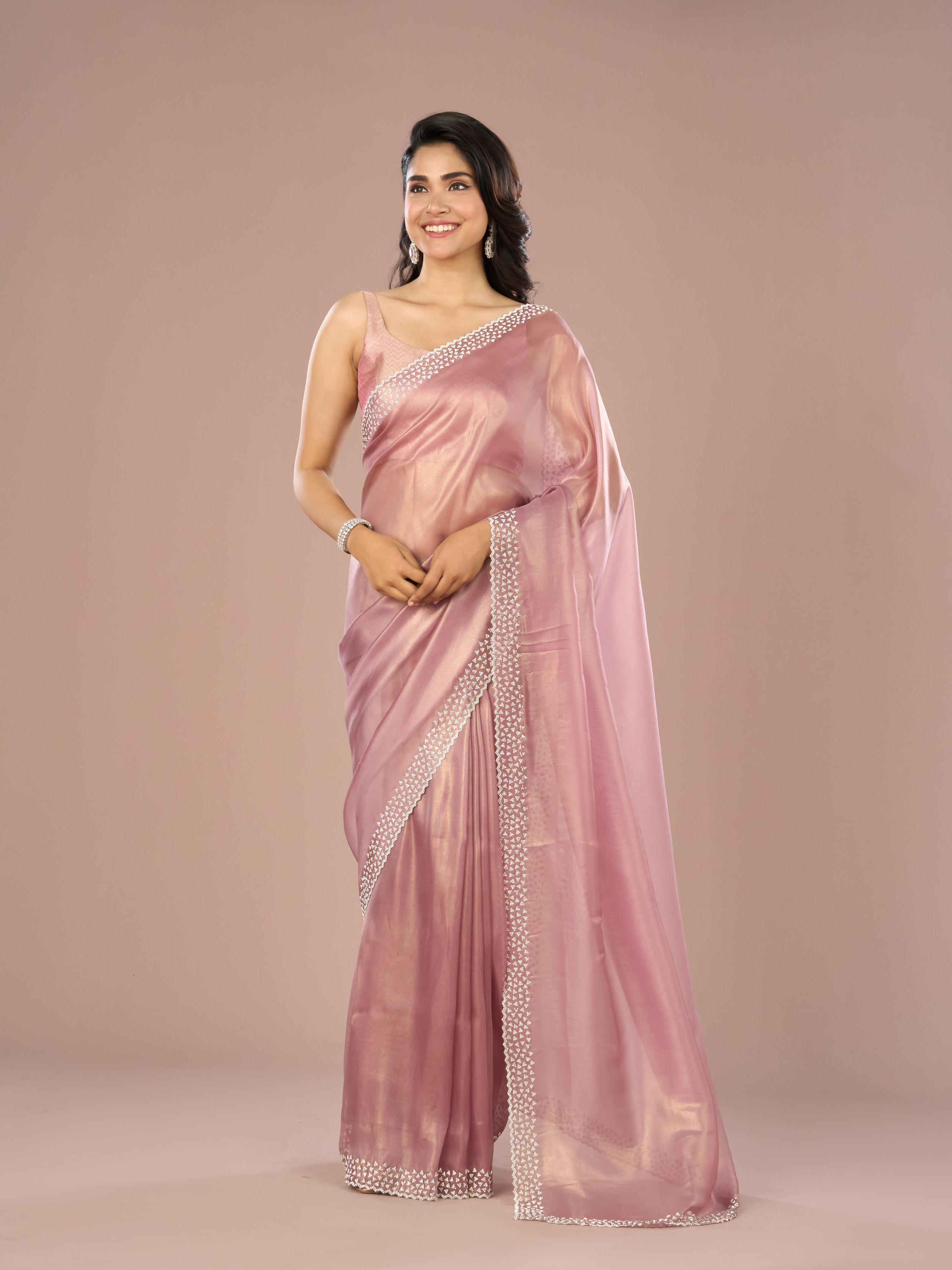 Mohey Women Purple Dazzle Organza Saree