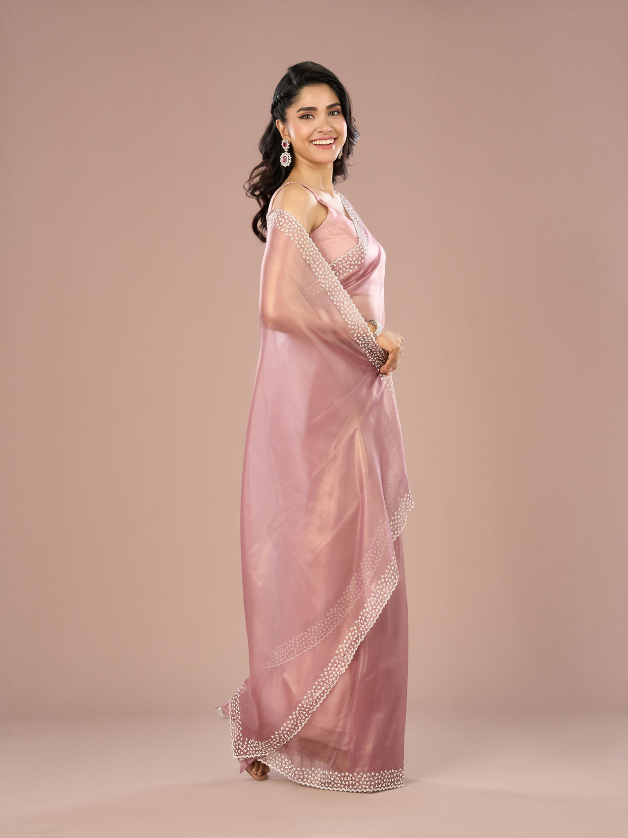 Mohey Women Purple Dazzle Organza Saree