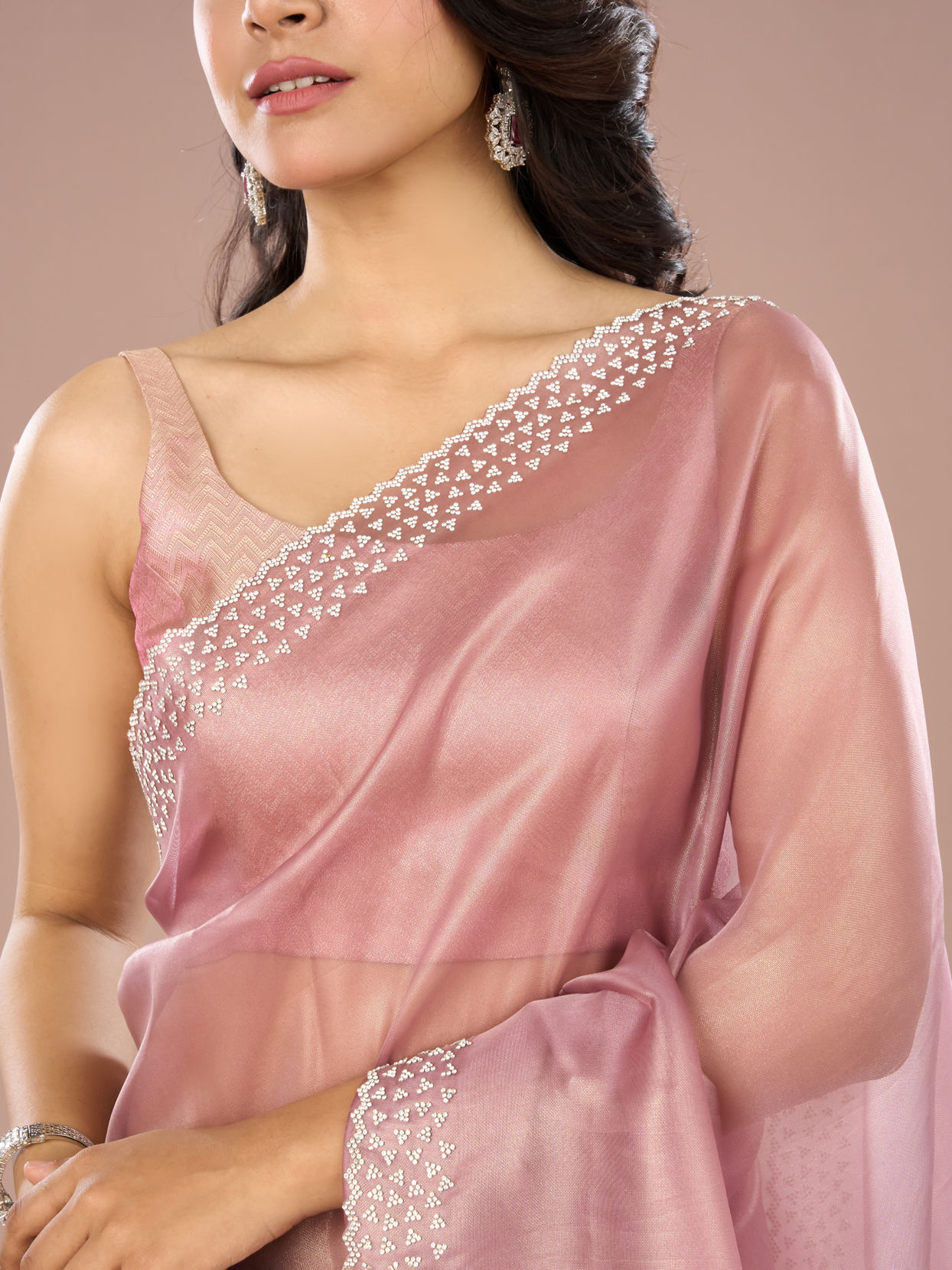 Mohey Women Purple Dazzle Organza Saree
