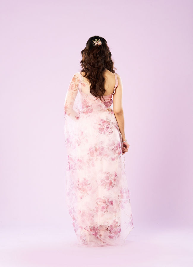 Mohey Women Pink Organza Saree