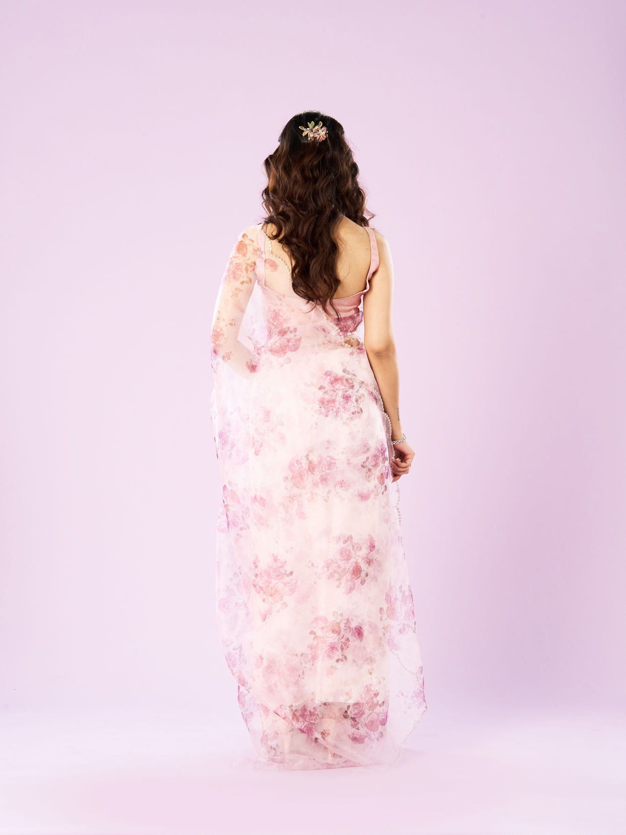 Mohey Women Pink Organza Saree