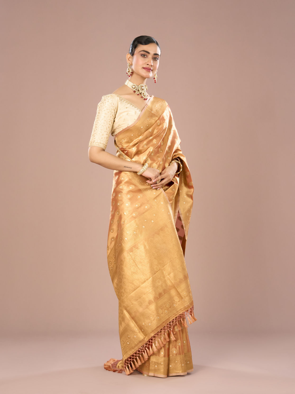 Mohey Women Peach Bliss Traditional Saree