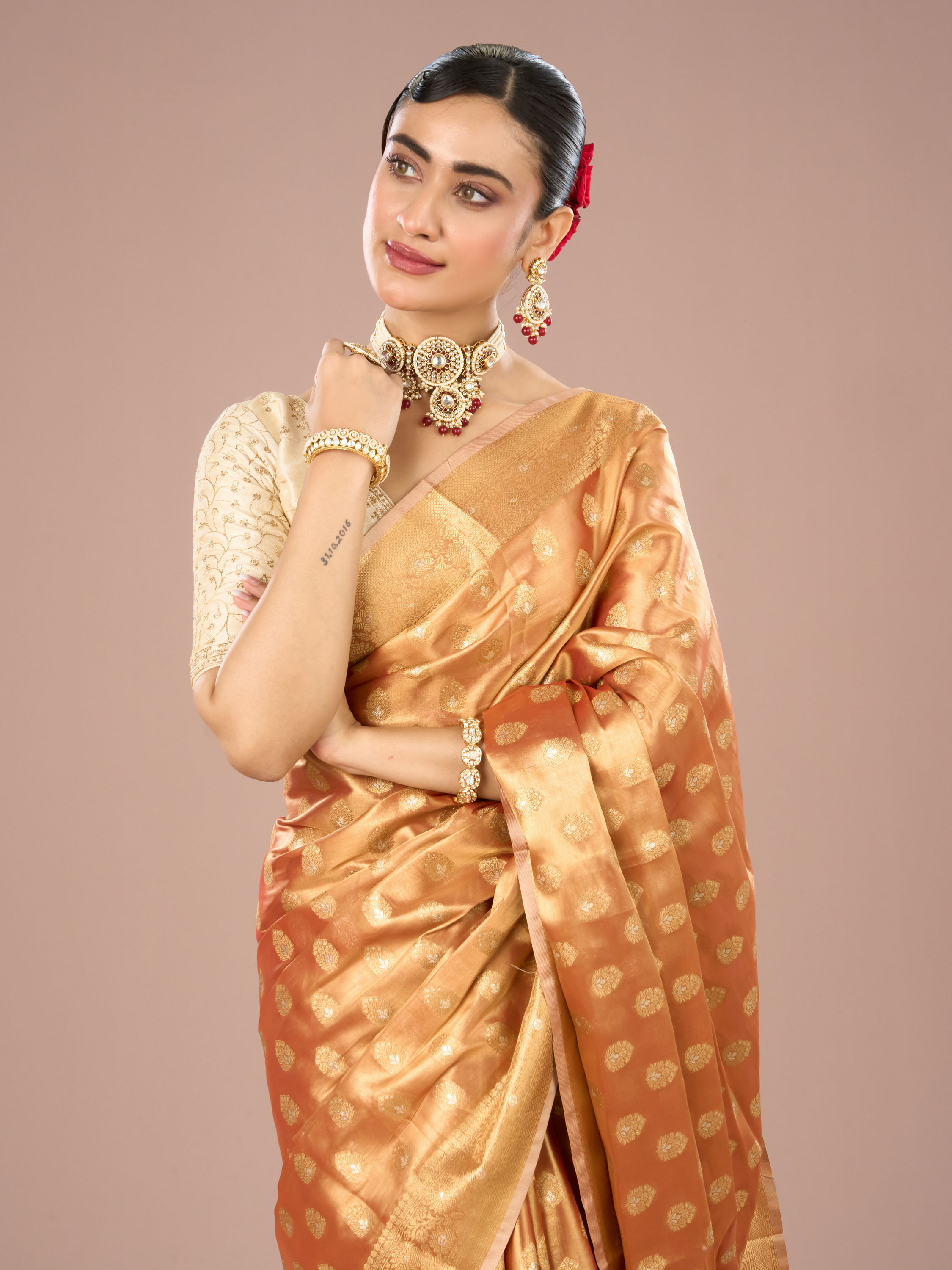 Mohey Women Peach Bliss Traditional Saree
