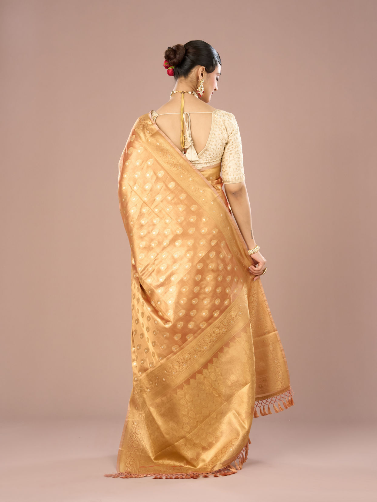 Mohey Women Peach Bliss Traditional Saree