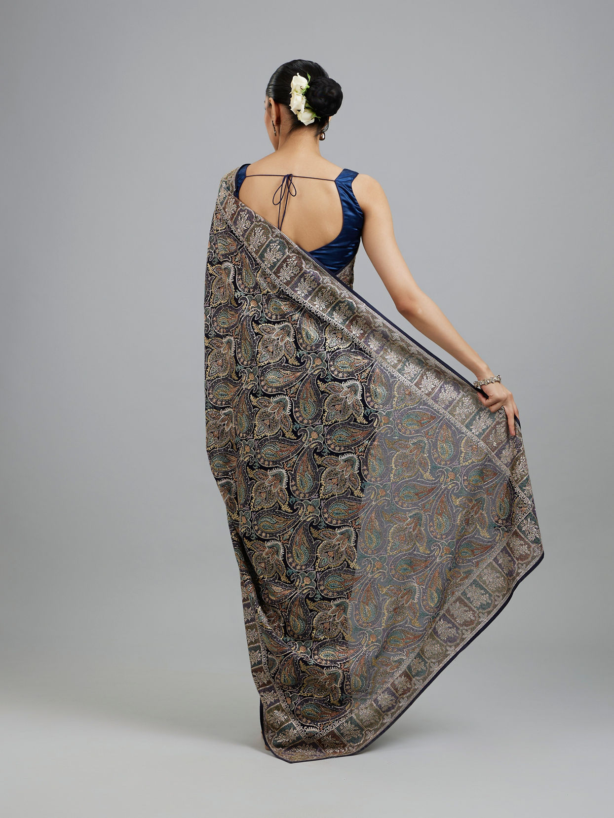 Mohey Women Indigo Blue Georgette Festive Saree