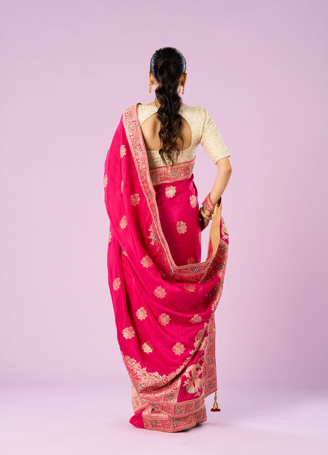 Mohey Women Gorgeous Pink Elegance Saree