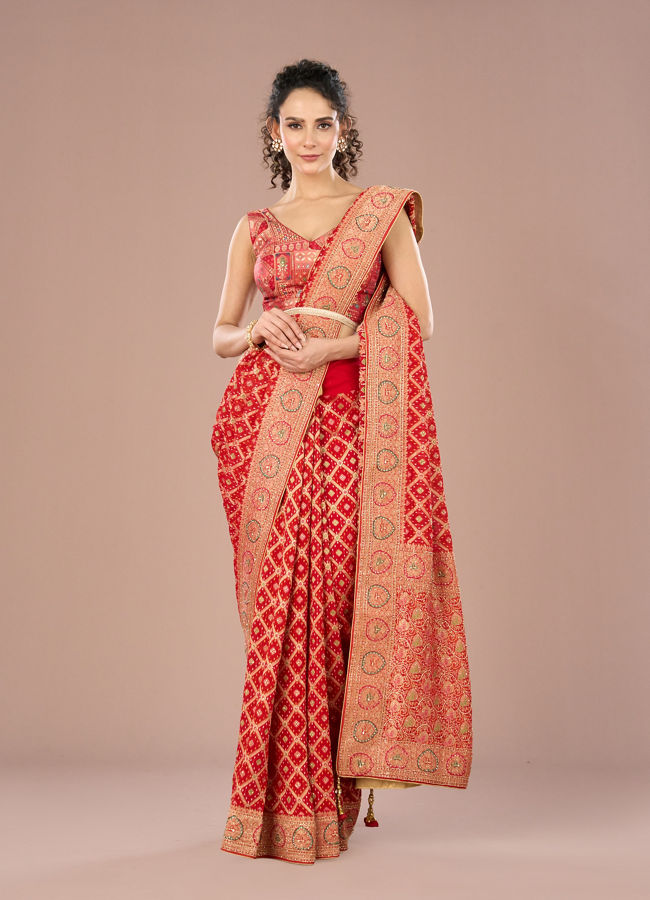 Mohey Women Lustrous Red Saree