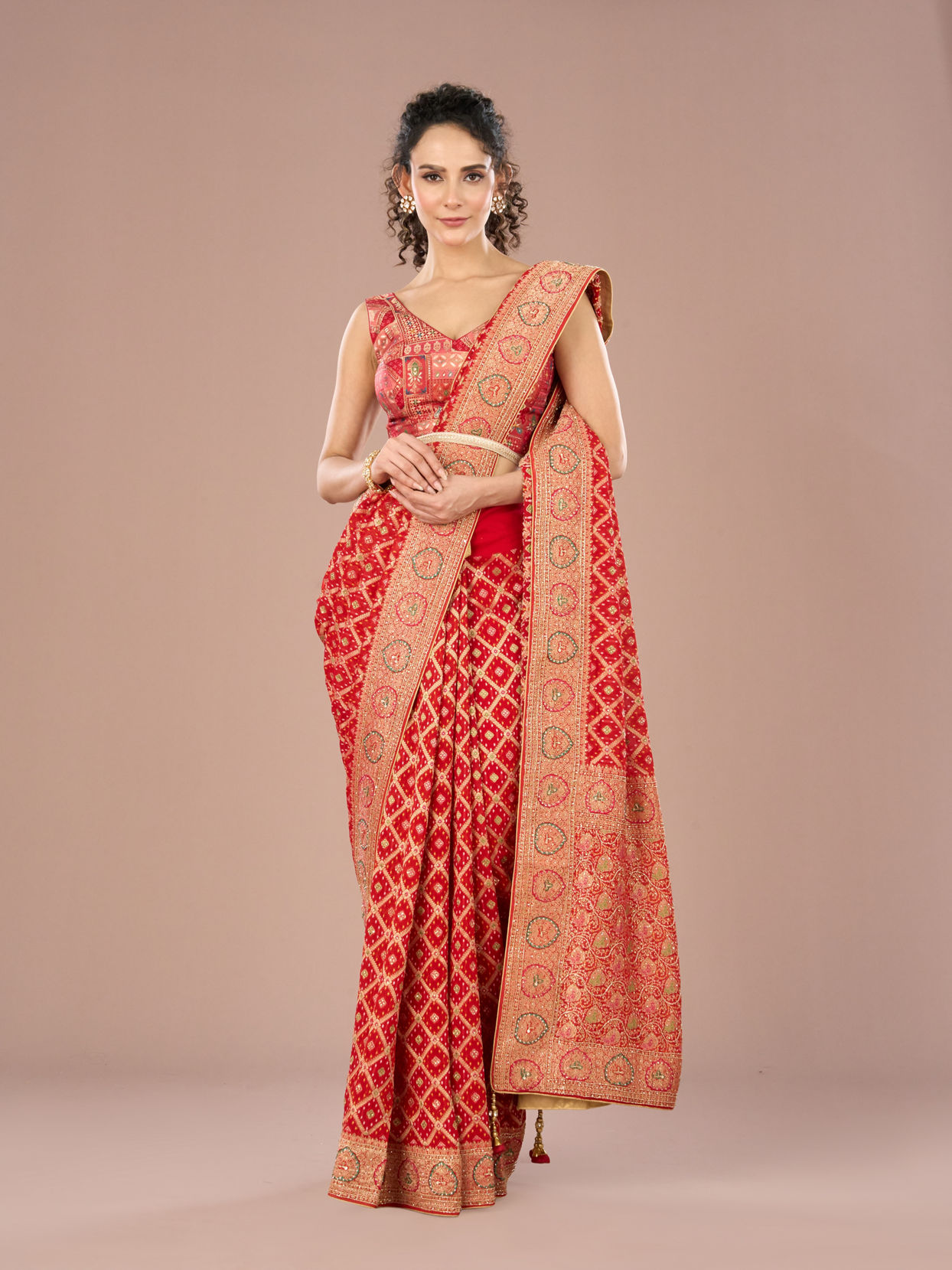 Mohey Women Lustrous Red Saree