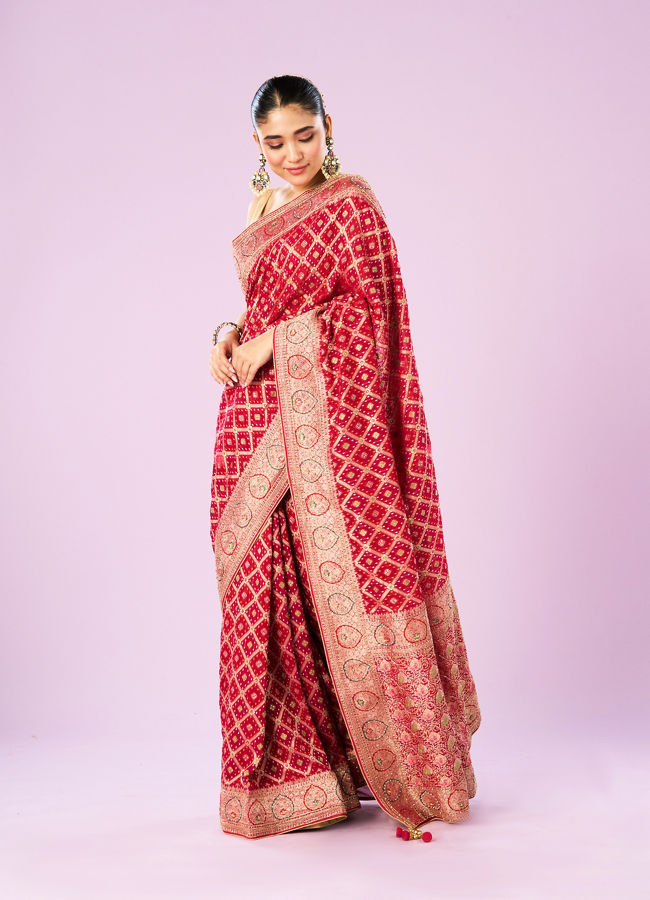 Mohey Women Pink Radiance Traditional Saree