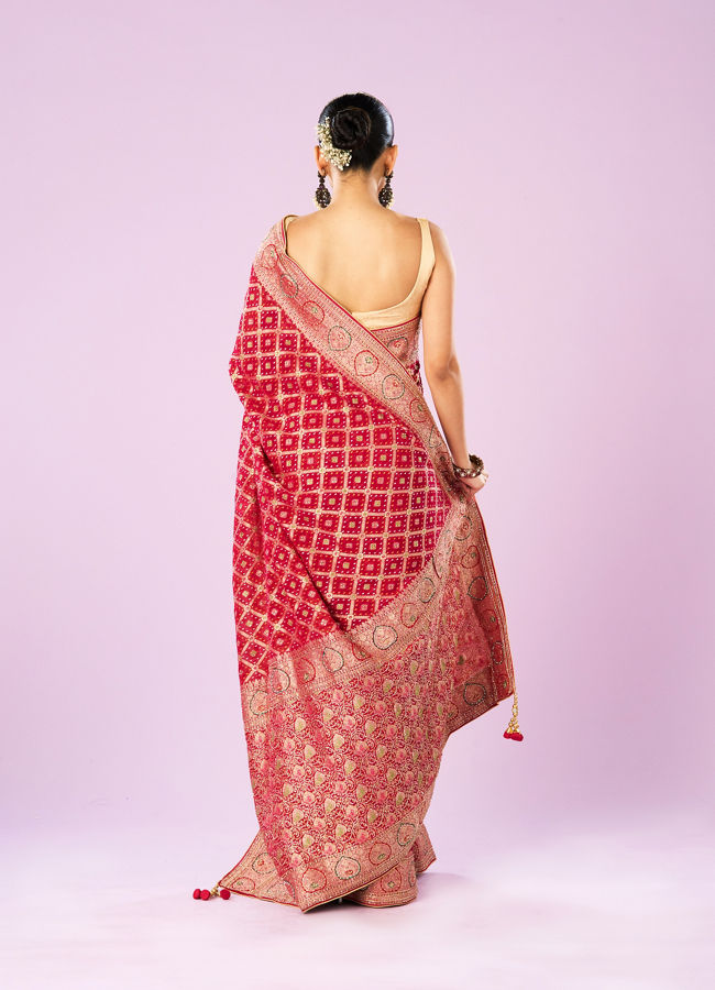 Mohey Women Pink Radiance Traditional Saree