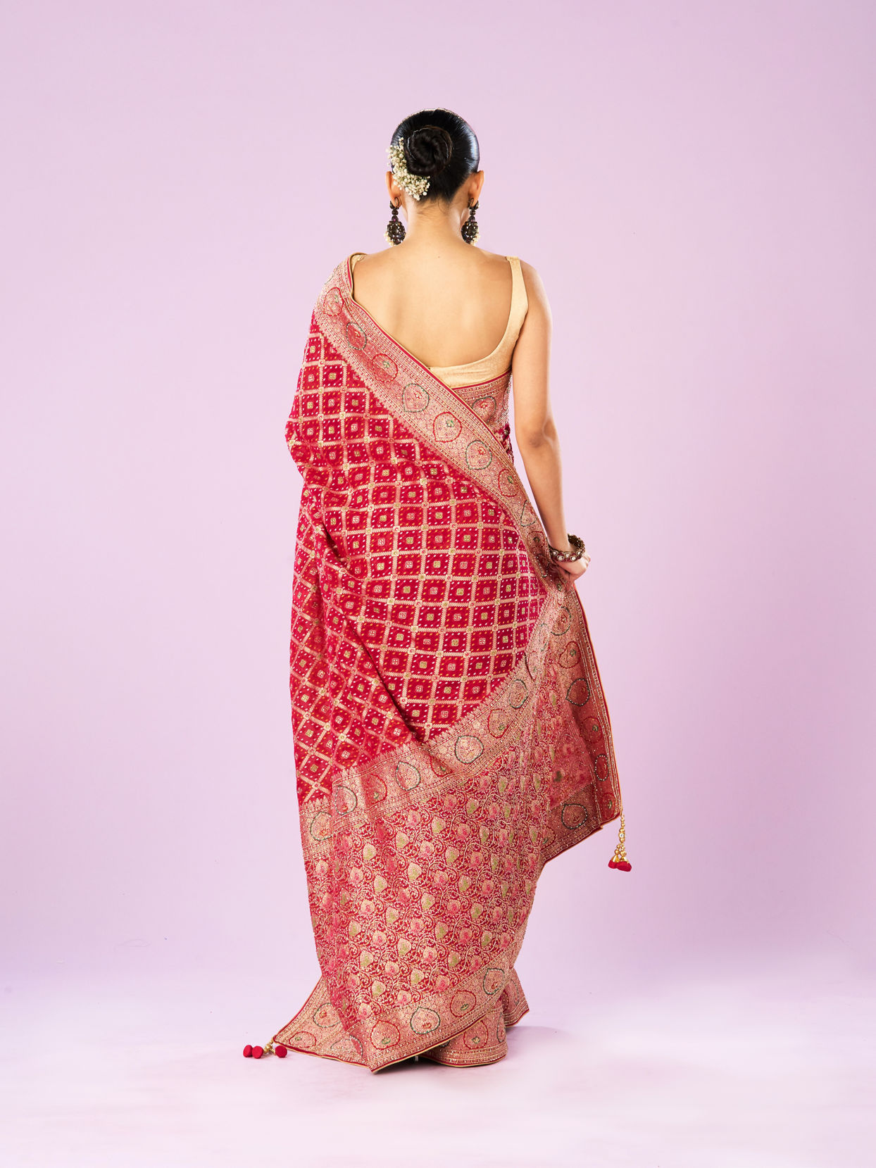 Mohey Women Pink Radiance Traditional Saree