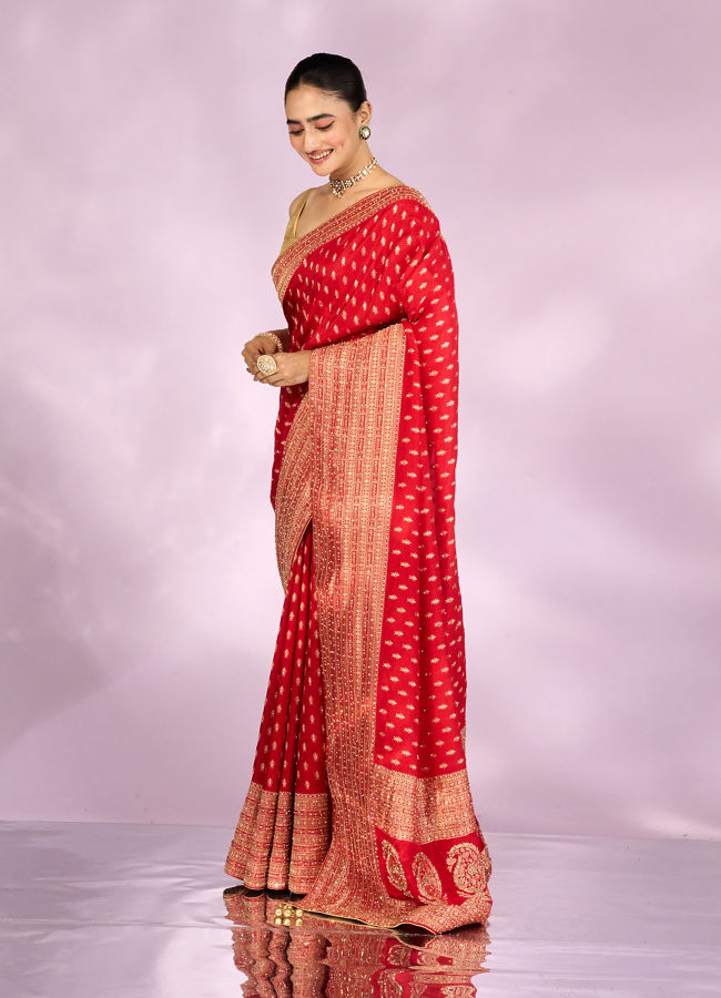 Mohey Women Radiant Red Elegance Saree