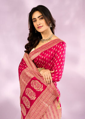 Mohey Women Elegant Rani Pink Saree