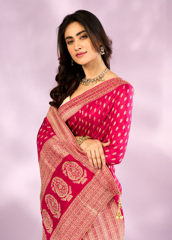 Mohey Women Elegant Rani Pink Saree