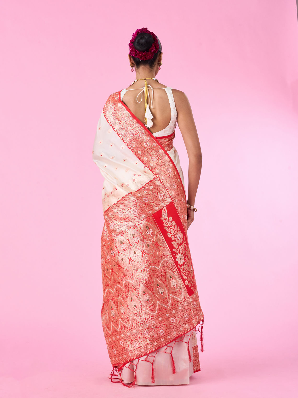 Mohey Women Festive Charm Cream Saree