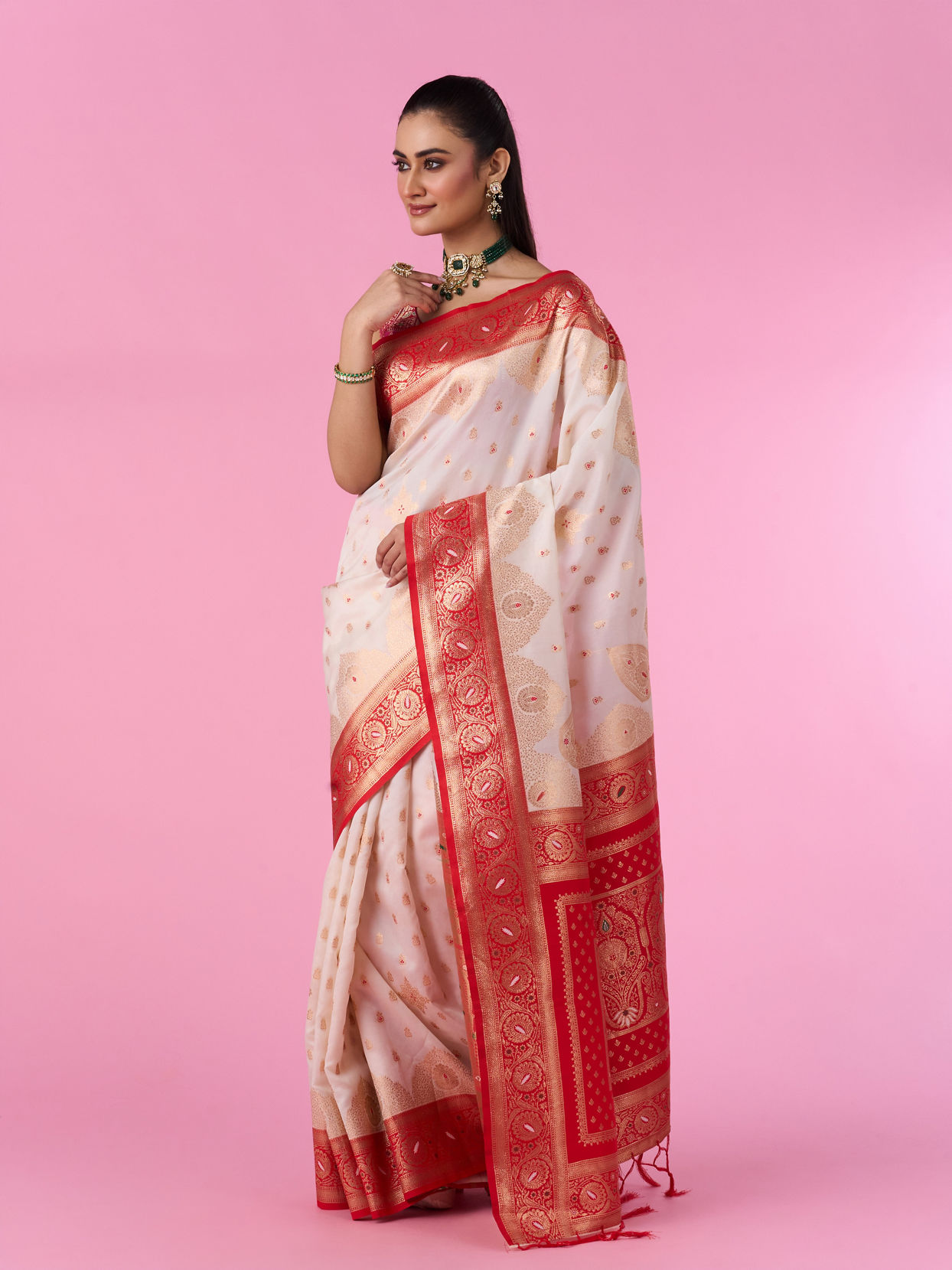 Mohey Women Elegant Cream Red Saree