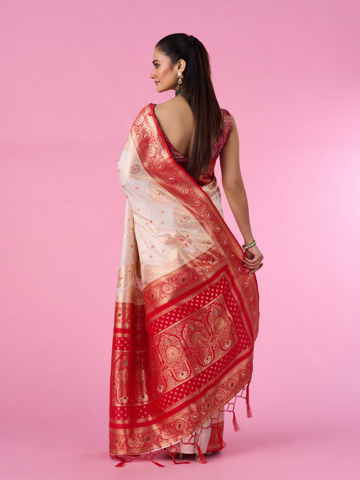 Mohey Women Elegant Cream Red Saree