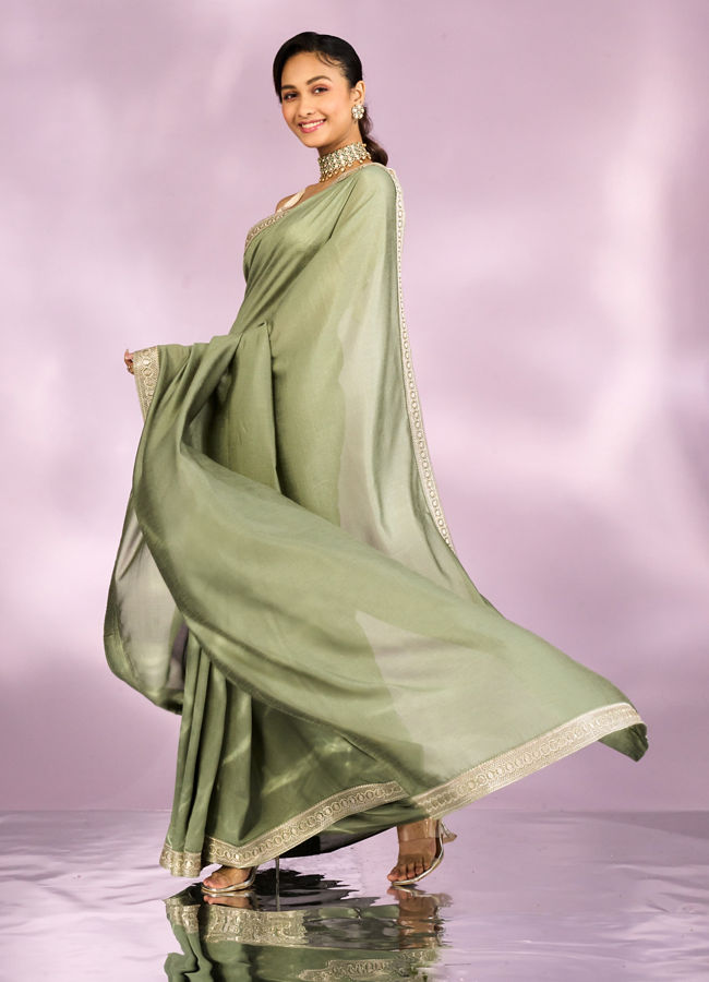 Mohey Women Emerald Elegance Saree