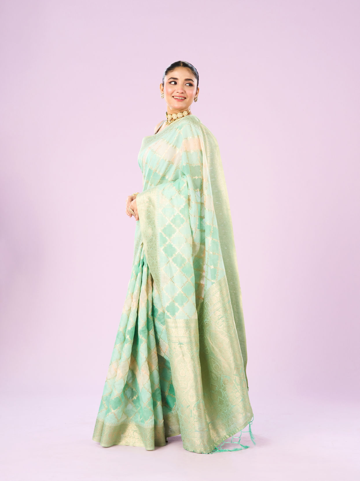 Mohey Women Sea Green Finery Saree