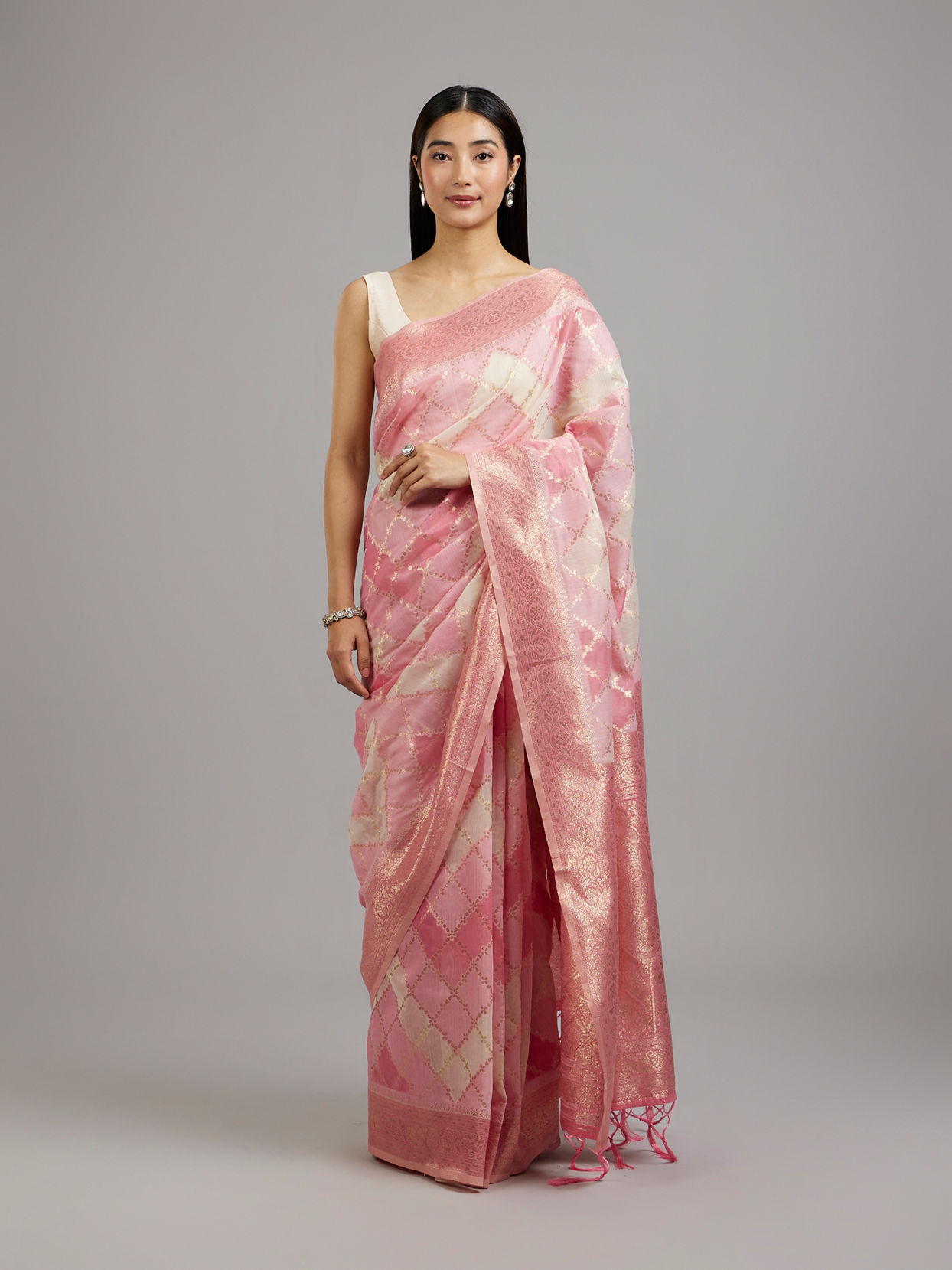 Mohey Women Vibrant Pink Elegance Saree