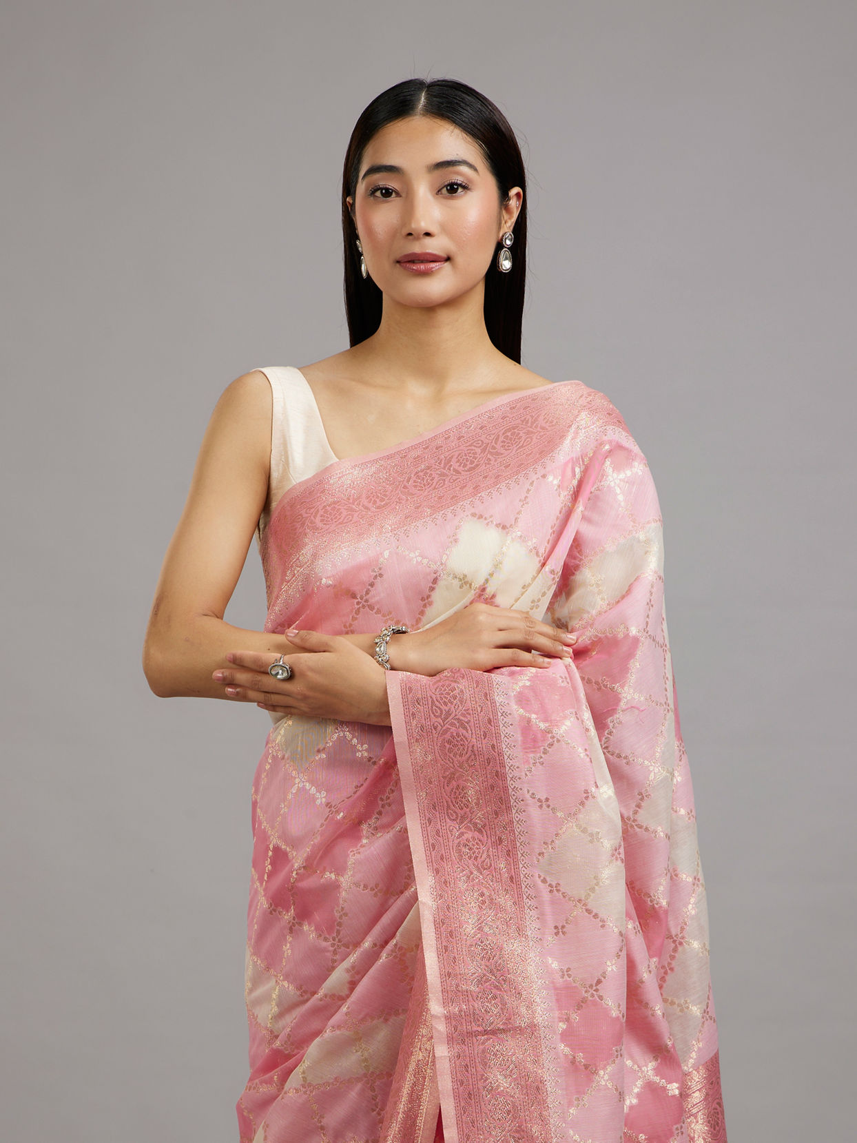 Mohey Women Vibrant Pink Elegance Saree