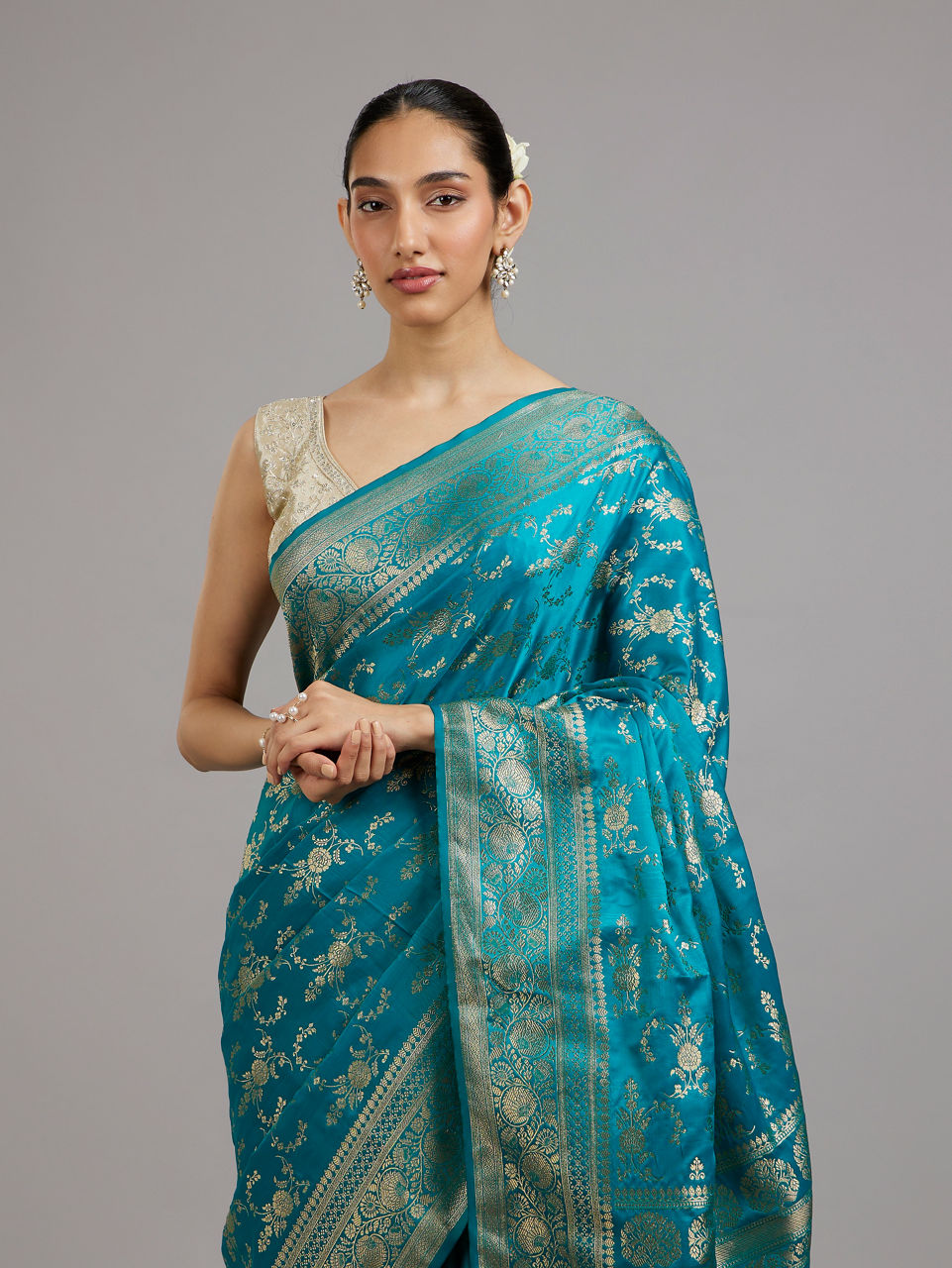 Mohey Women Glamorous Rama Green Saree